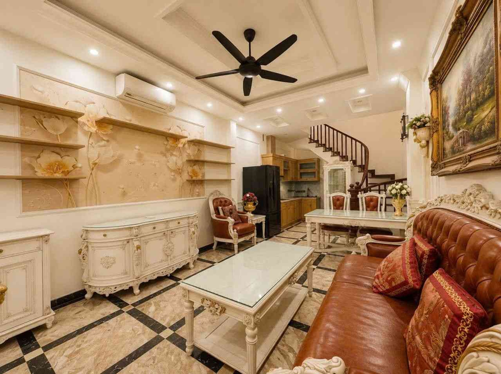 Nhà 5 tầng diện tích 34.5m2 khu Long Biên giá 8.5 tỷ