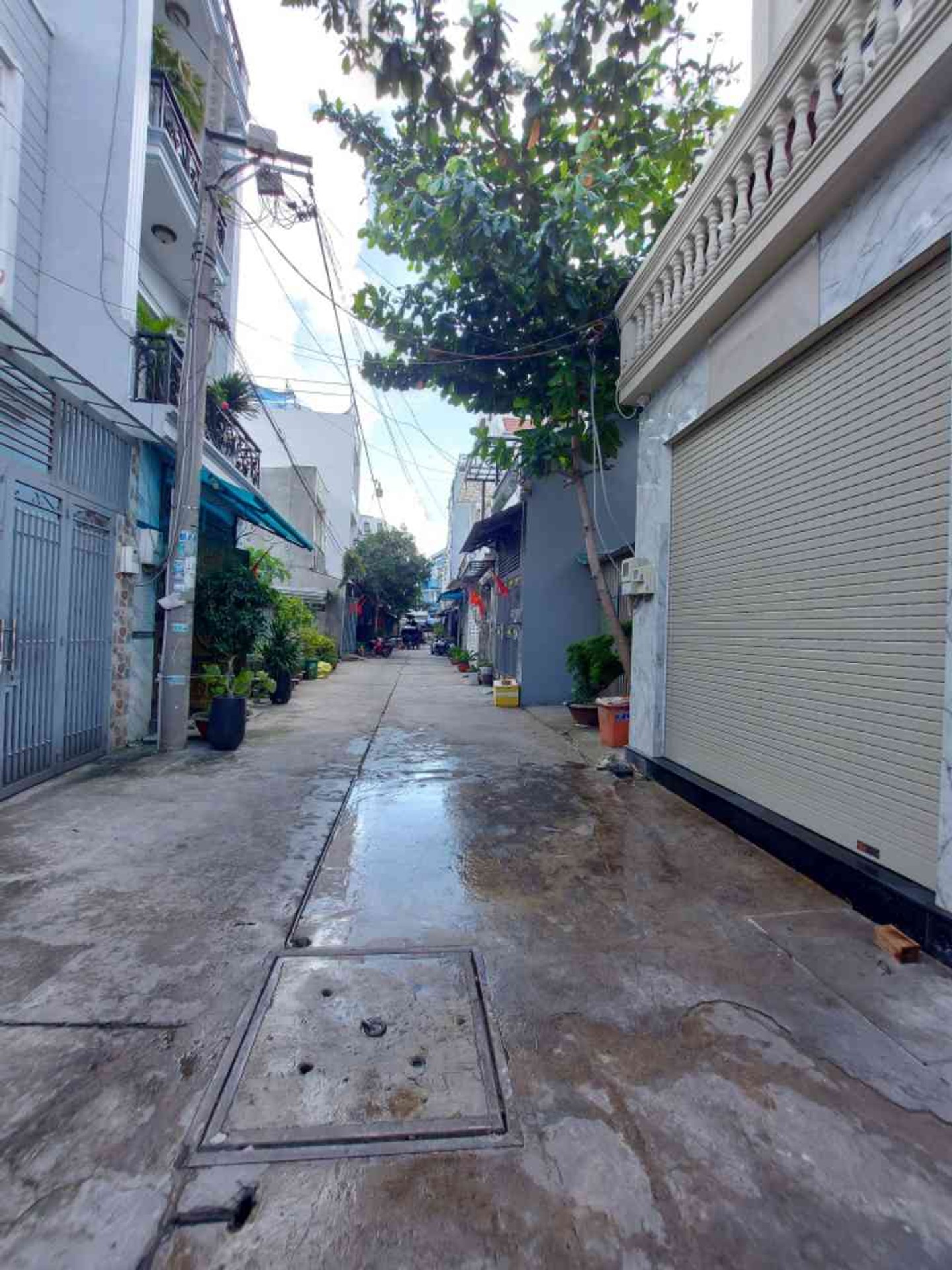 Nhà đẹp, hẻm ôtô phường Bình Hưng Hòa giá tốt