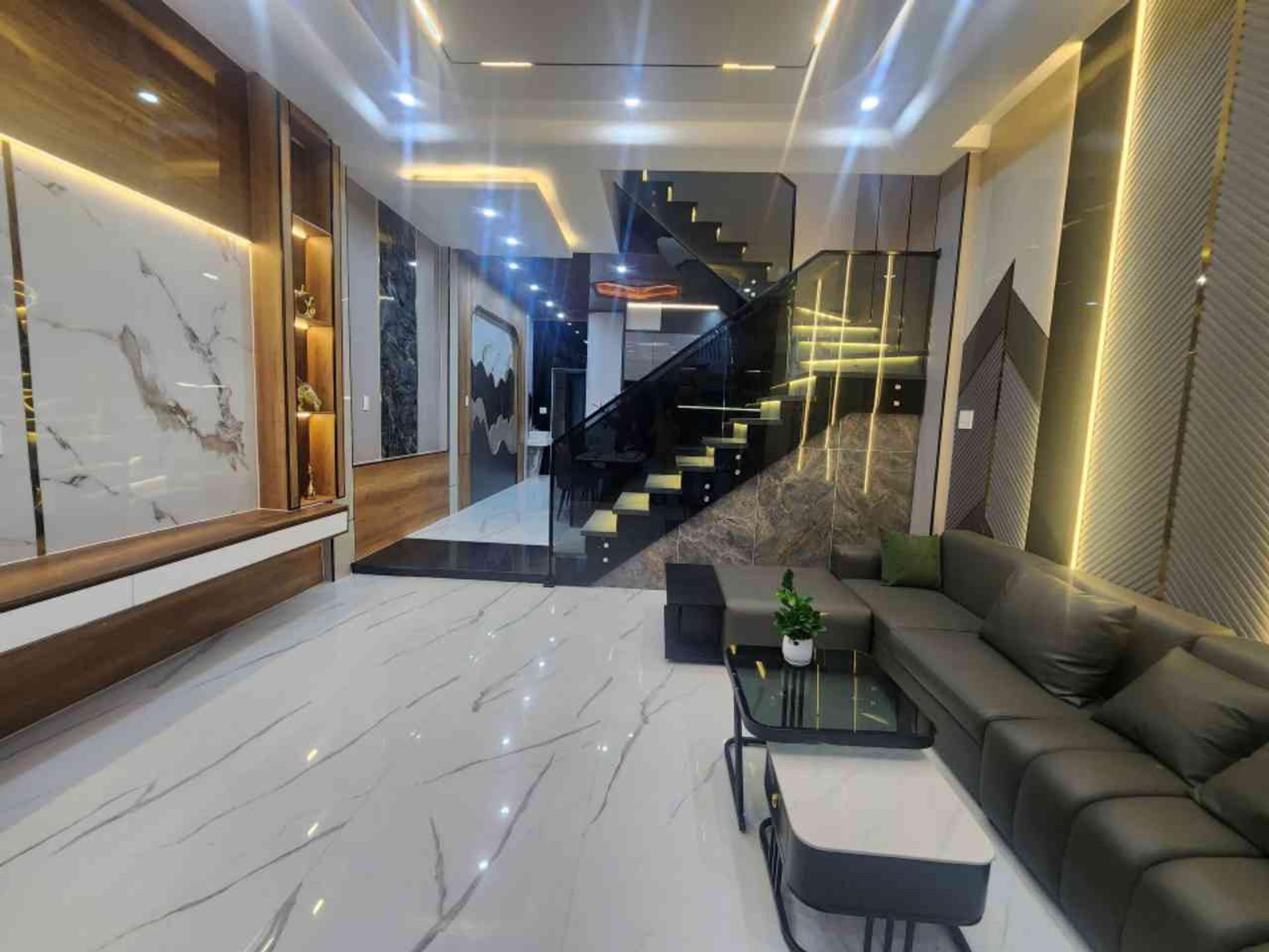 Nhà Mặt Phố 3 Tầng Full Nội Thất Tại Hoà Xuân Đà Nẵng