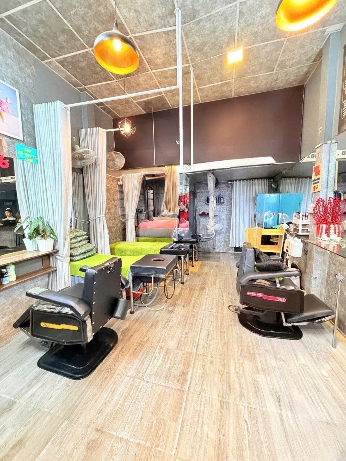 Nhà MTKD Tân Phú Kênh Tân Hóa, 2 tầng ở ngay - KD nail, spa …, ngang 4m - dài 15m - hơn 10 tỷ.
