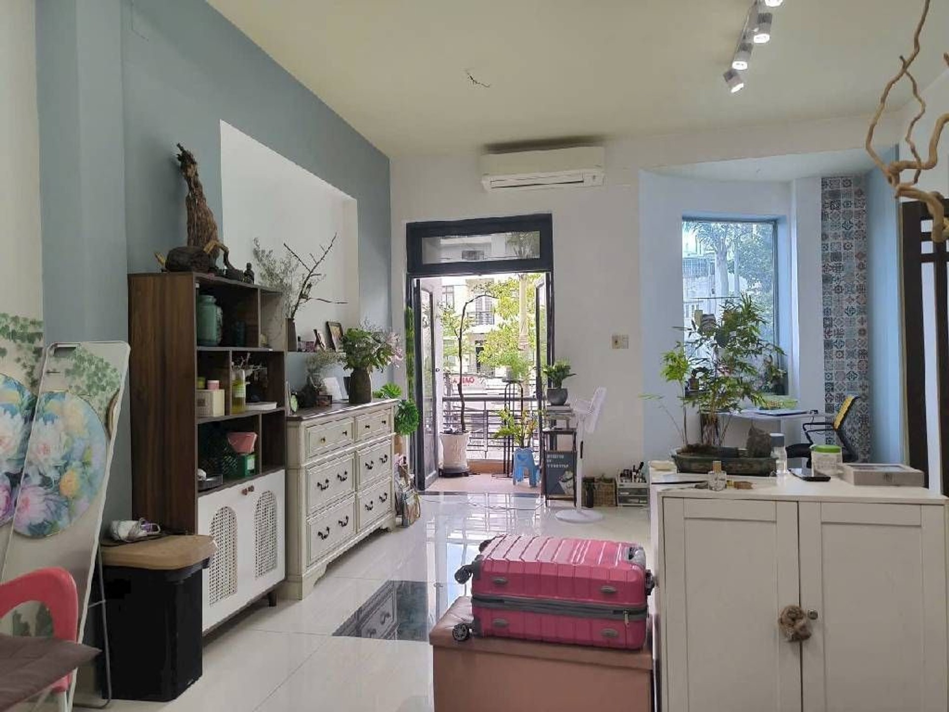 Nhà phố kinh doanh sang trọng ở Bình Tân, giá hời