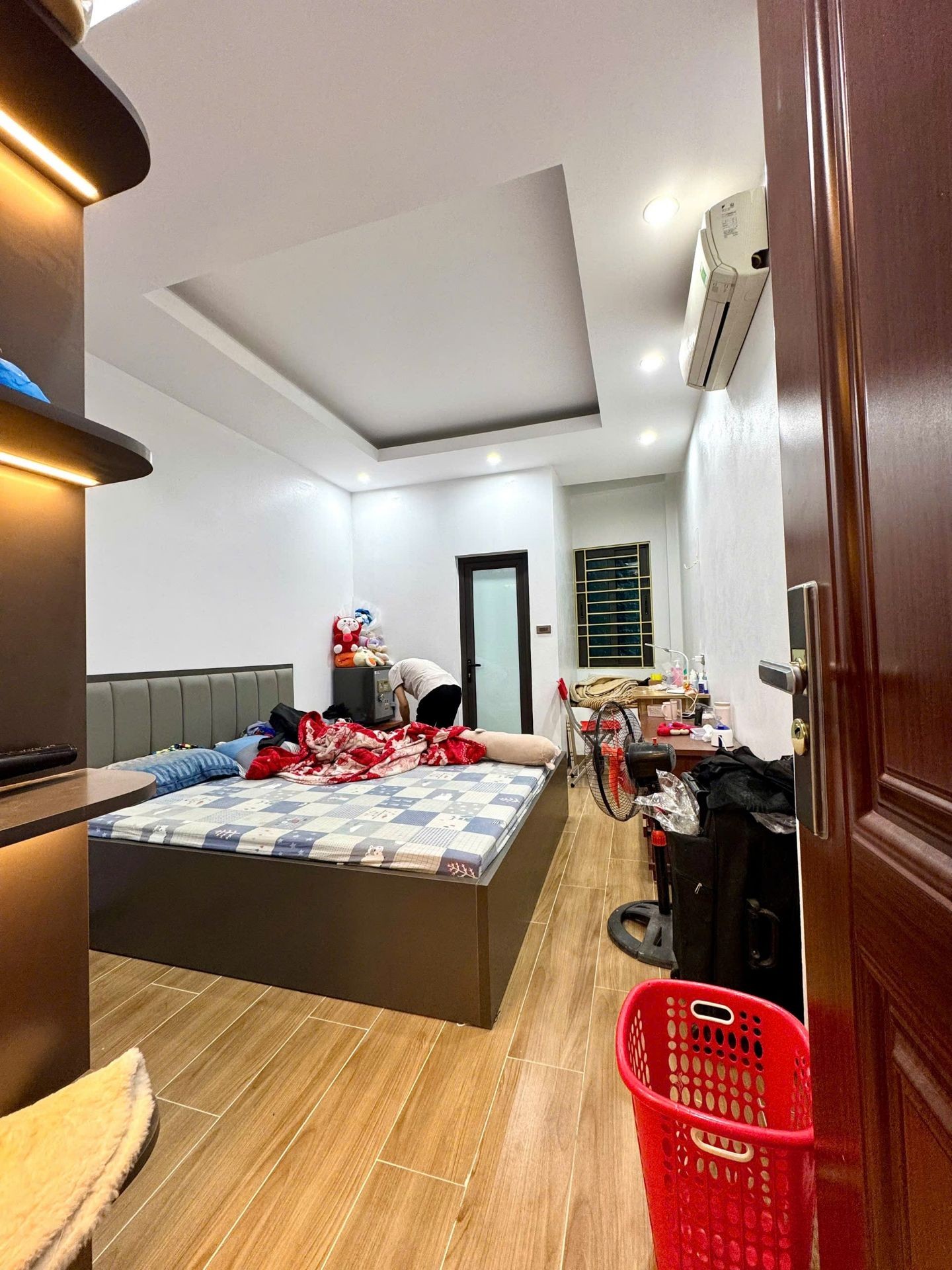 Căn Nhà 6 Tầng Hiện Đại Phú Diễn, Ô Tô Đỗ Cửa