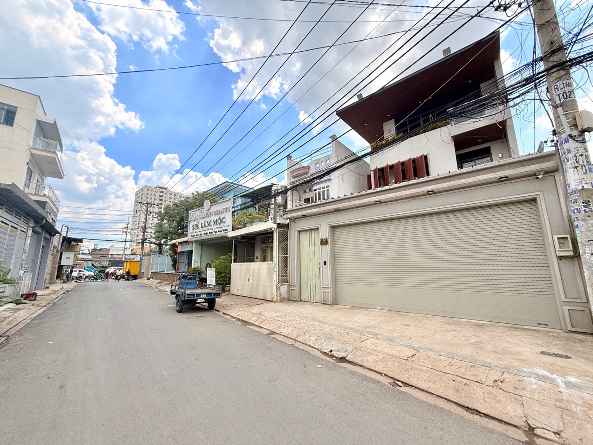Bán nhà mặt phố 3 tầng, mặt tiền 8m, xã Bà Điểm, diện tích 268m², pháp lý rõ ràng
