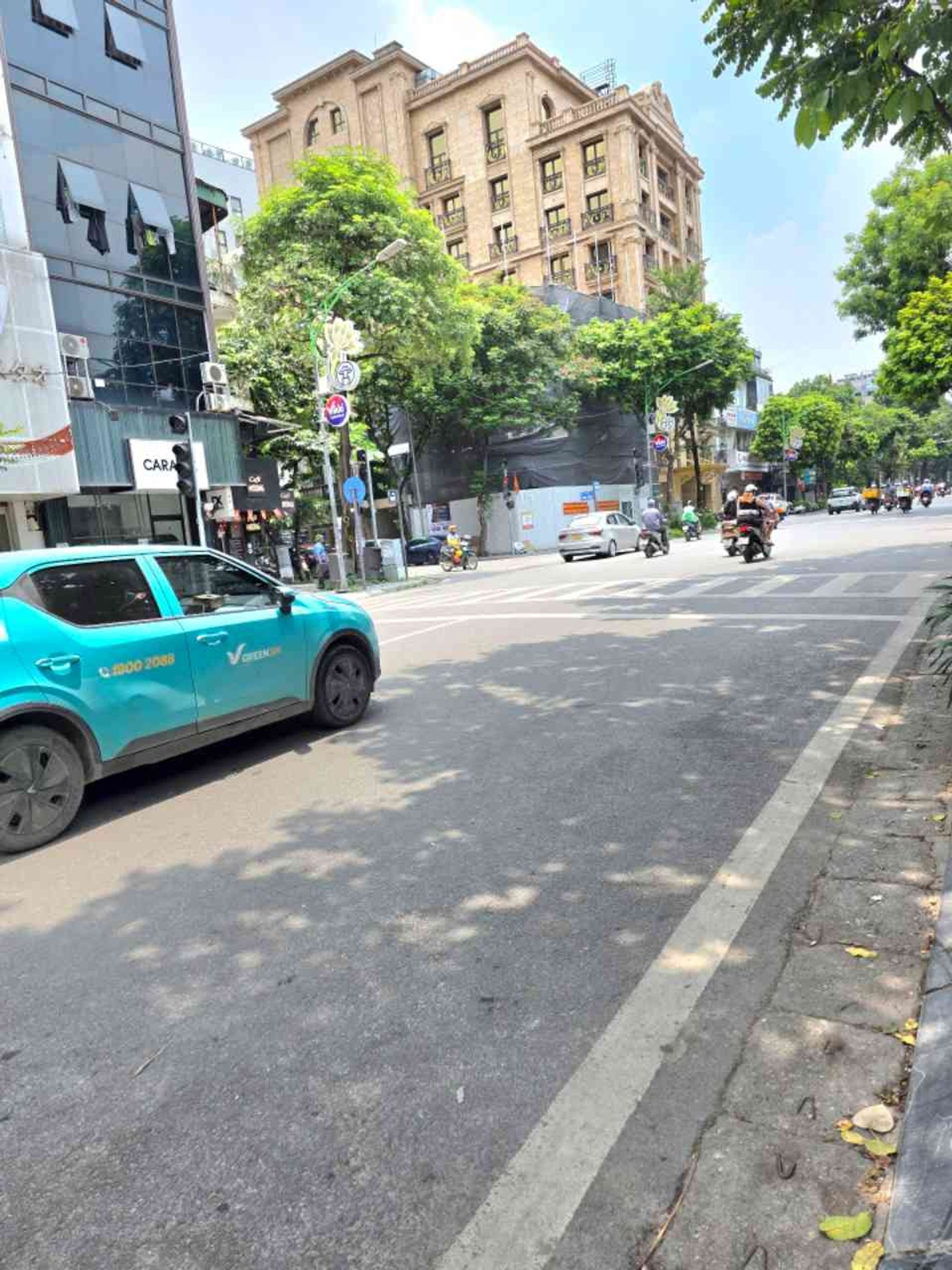Bán nhà mặt phố Huế kinh doanh sầm uất diện tích 60.6m² vỉa hè rộng