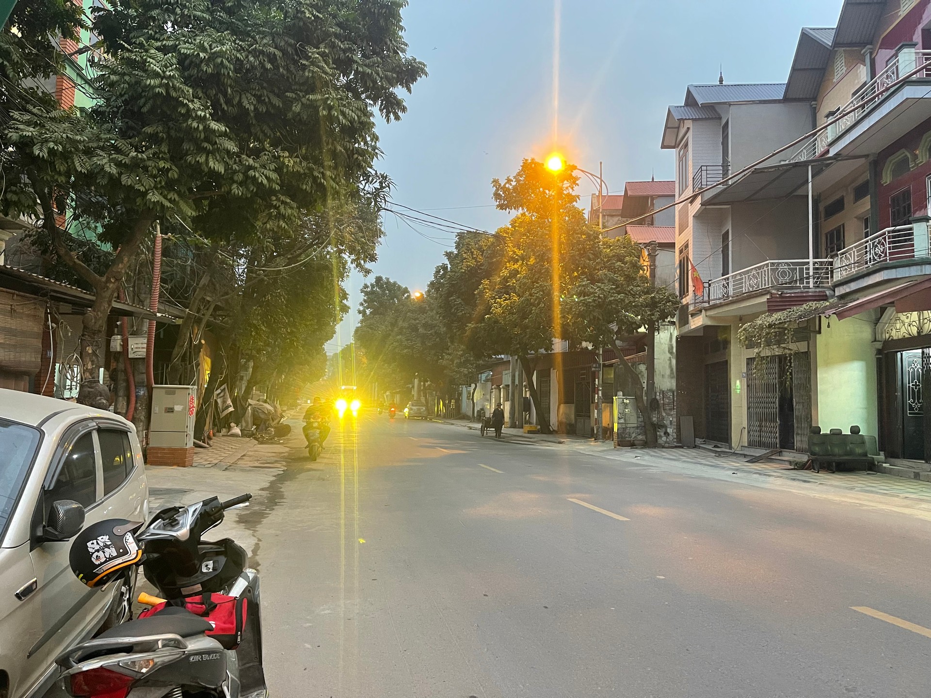 BÁN NHÀ ĐƯỜNG RỘNG 25m MẶT ĐƯỜNG DỤC TÚ