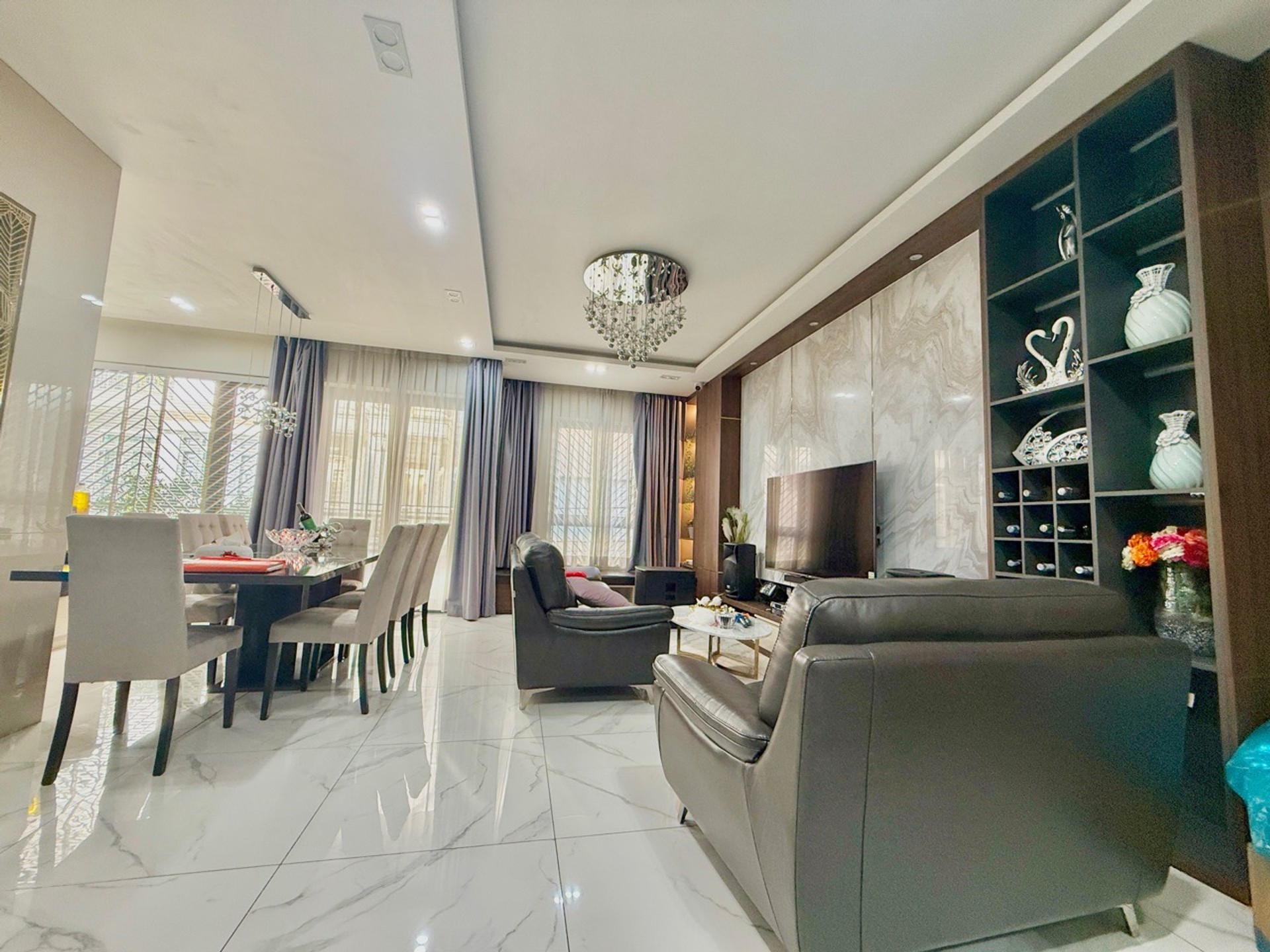 Bán nhà riêng 4 tầng 105m2 khu Bình Tân giá 13.5 tỷ