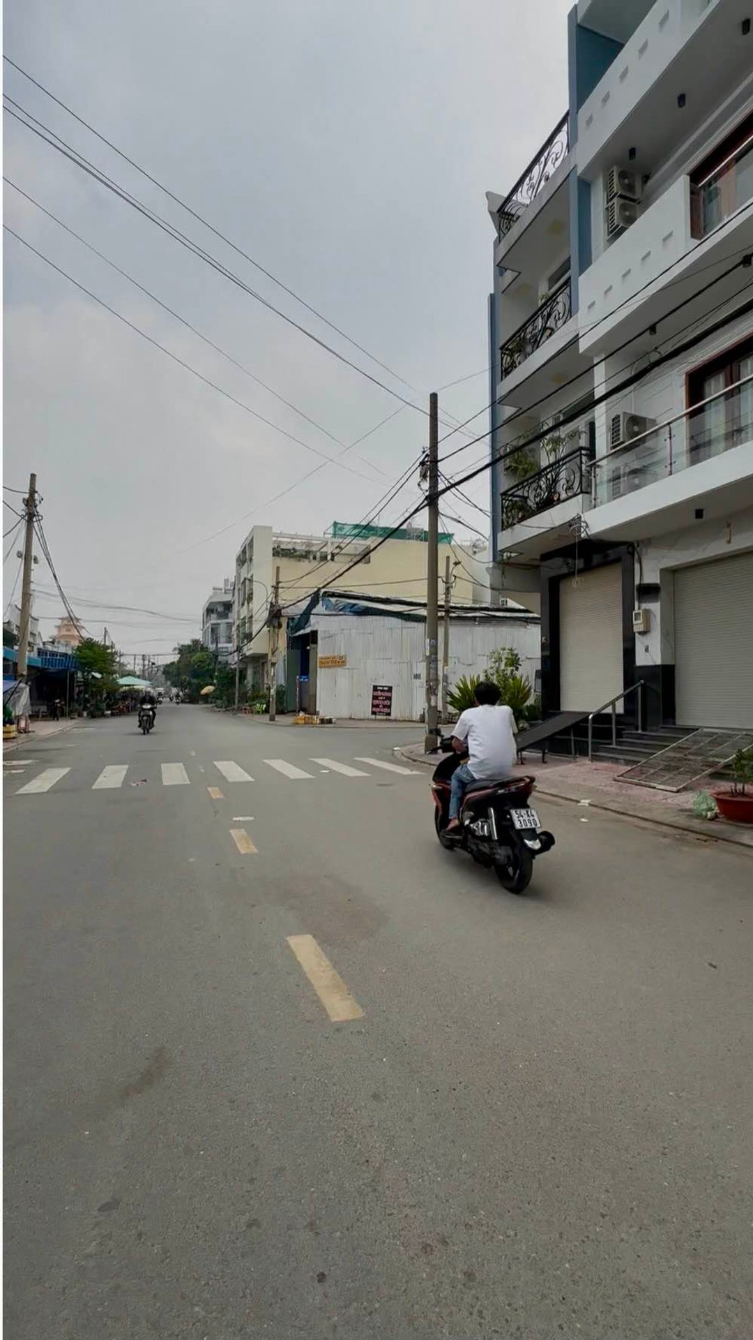 Bán nhà mặt phố 4 tầng khu Bình Phú giá 12,5 tỷ