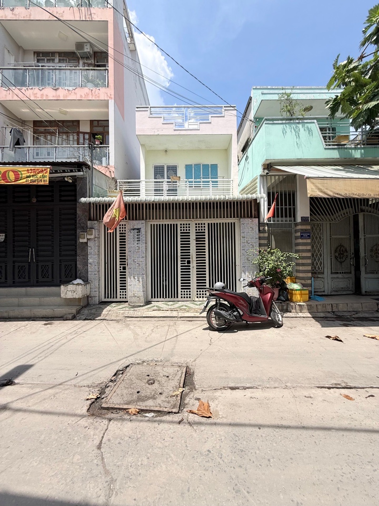 Nhà 2 tầng diện tích 101m2 tại Quận Bình Tân với vị trí thuận tiện