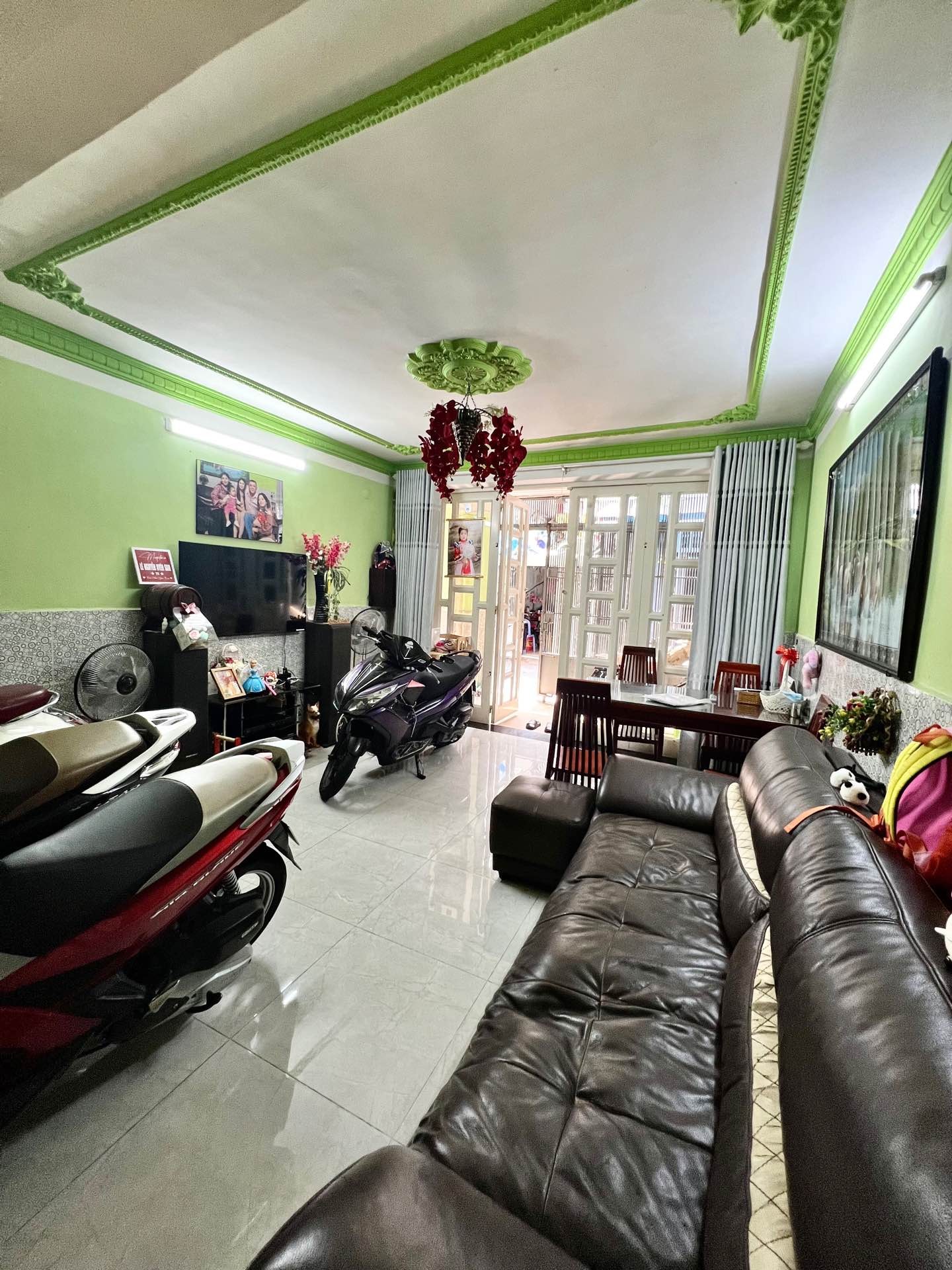 Bán nhà 2 tầng Tân Hoá, 70m2, 3 phòng ngủ, giá 6.7 tỷ