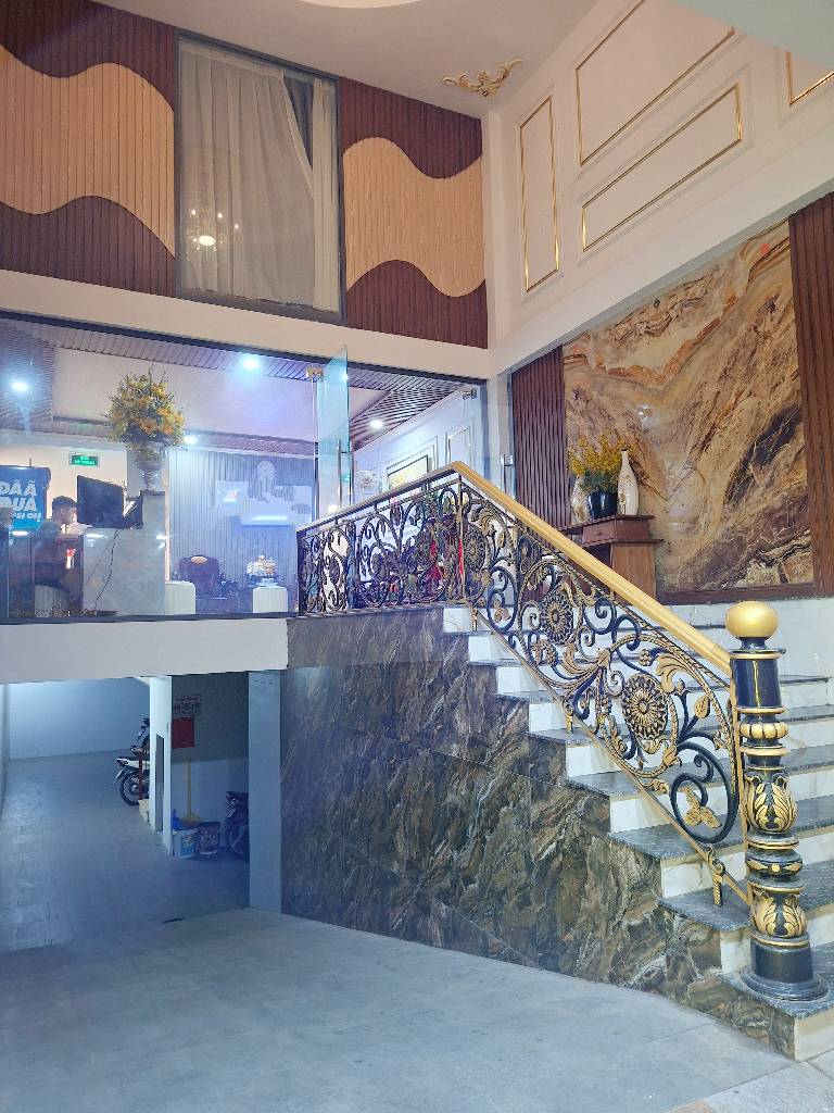 Cơ hội sở hữu nhà 7 tầng mặt tiền rộng giá tốt tại Bình Tân