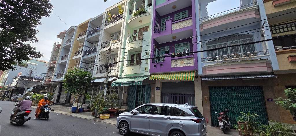 Nhà mặt phố kinh doanh sầm uất Bình Phú 1, 4 tầng, 66m2