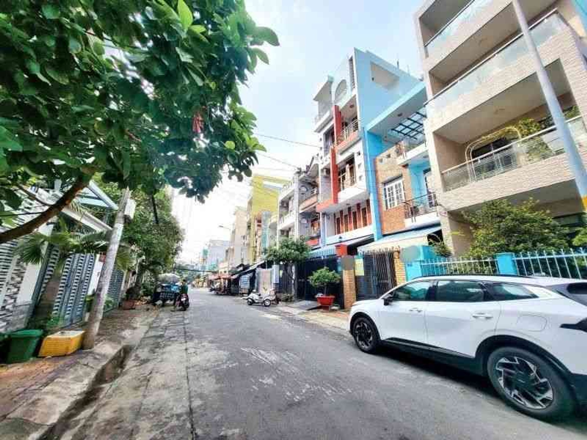 Nhà mặt phố kinh doanh 3 tầng 92m2 Tân Phú giá 10.6 tỷ