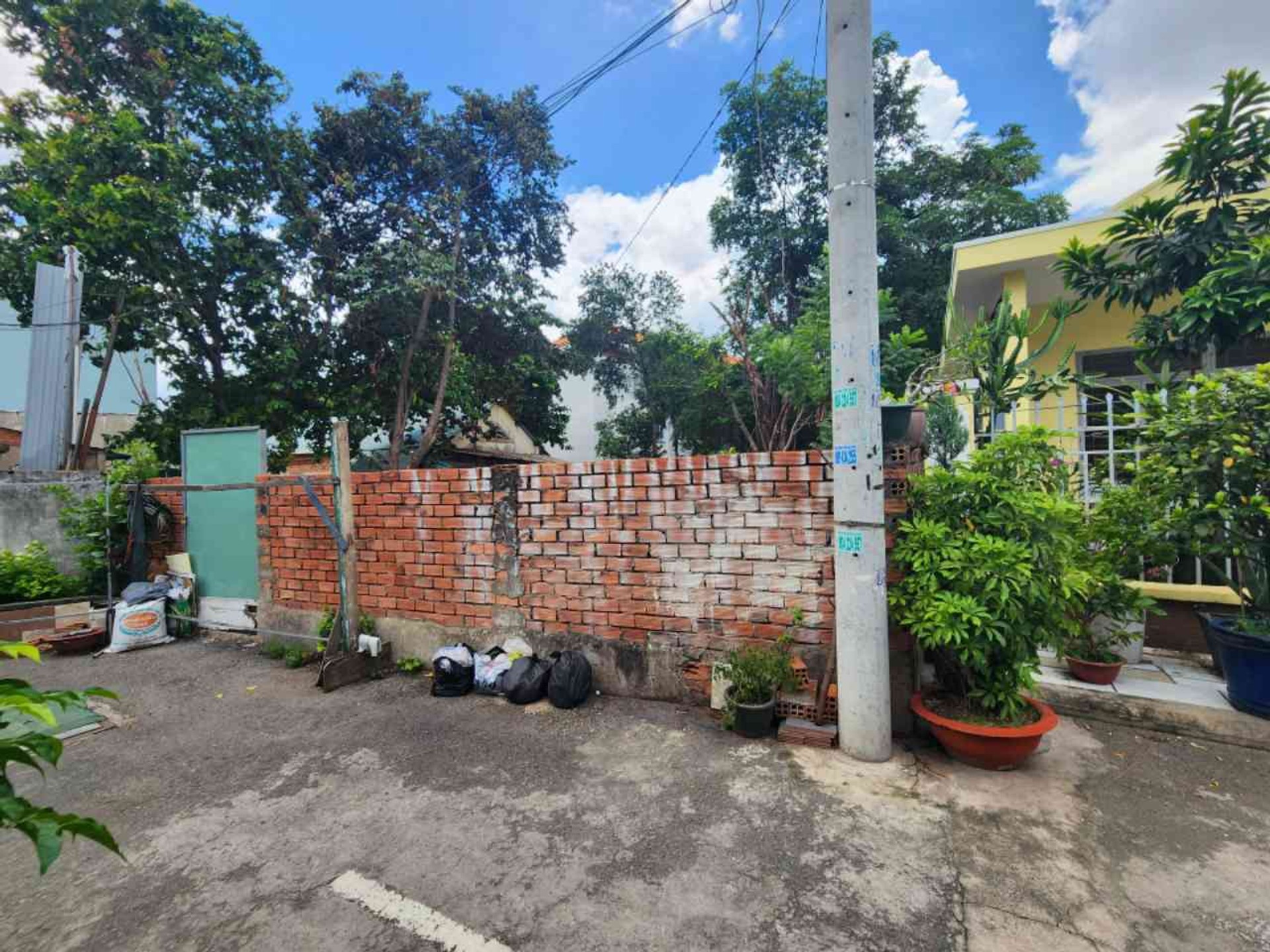 Bán đất 160m² hẻm xe hơi tránh, gần Đại học Tài chính Marketing, Quận 9