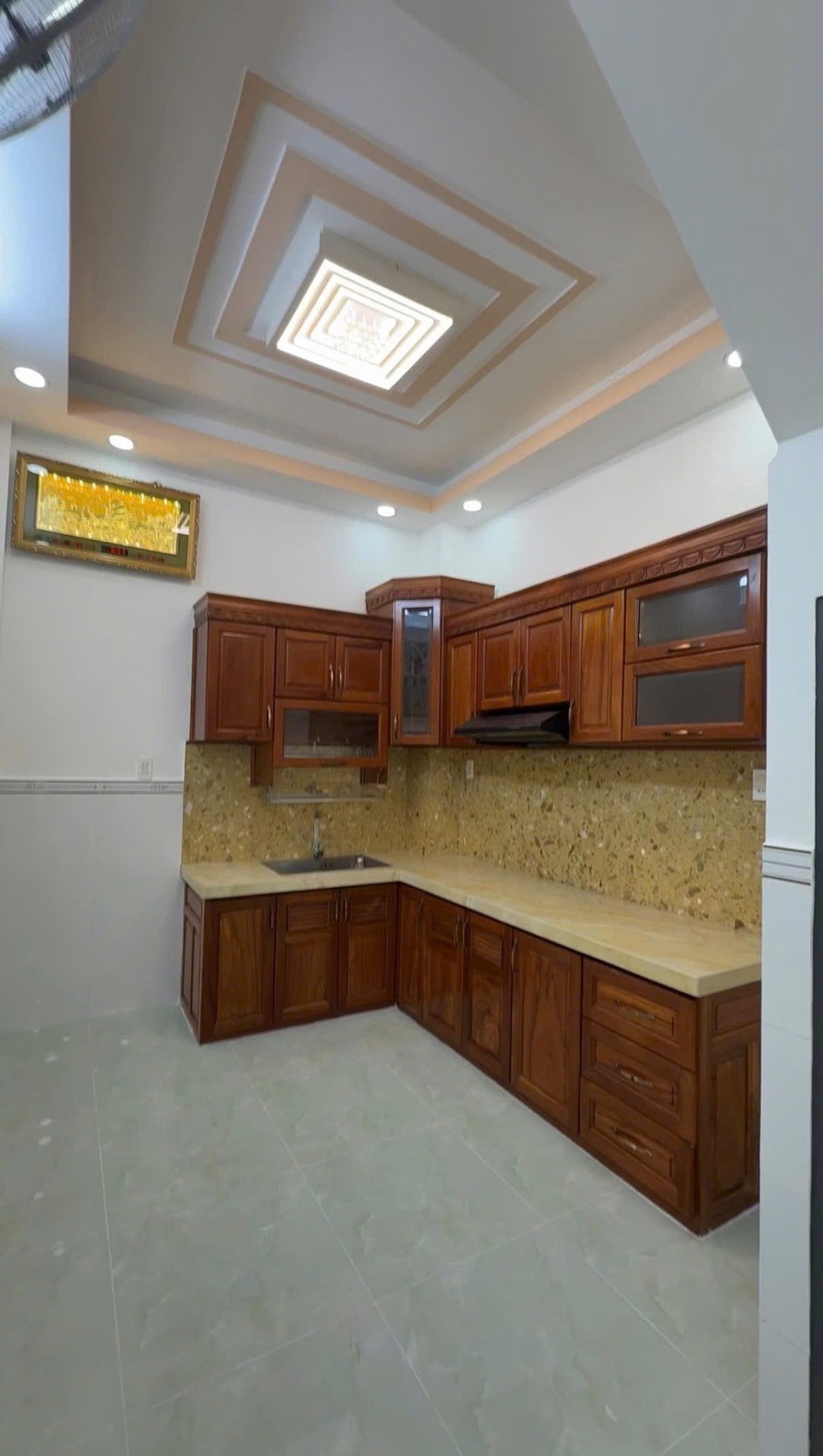 Bán nhà 4 tầng 30m2 mặt phố tại quận 6, giá 6.3 tỷ đồng