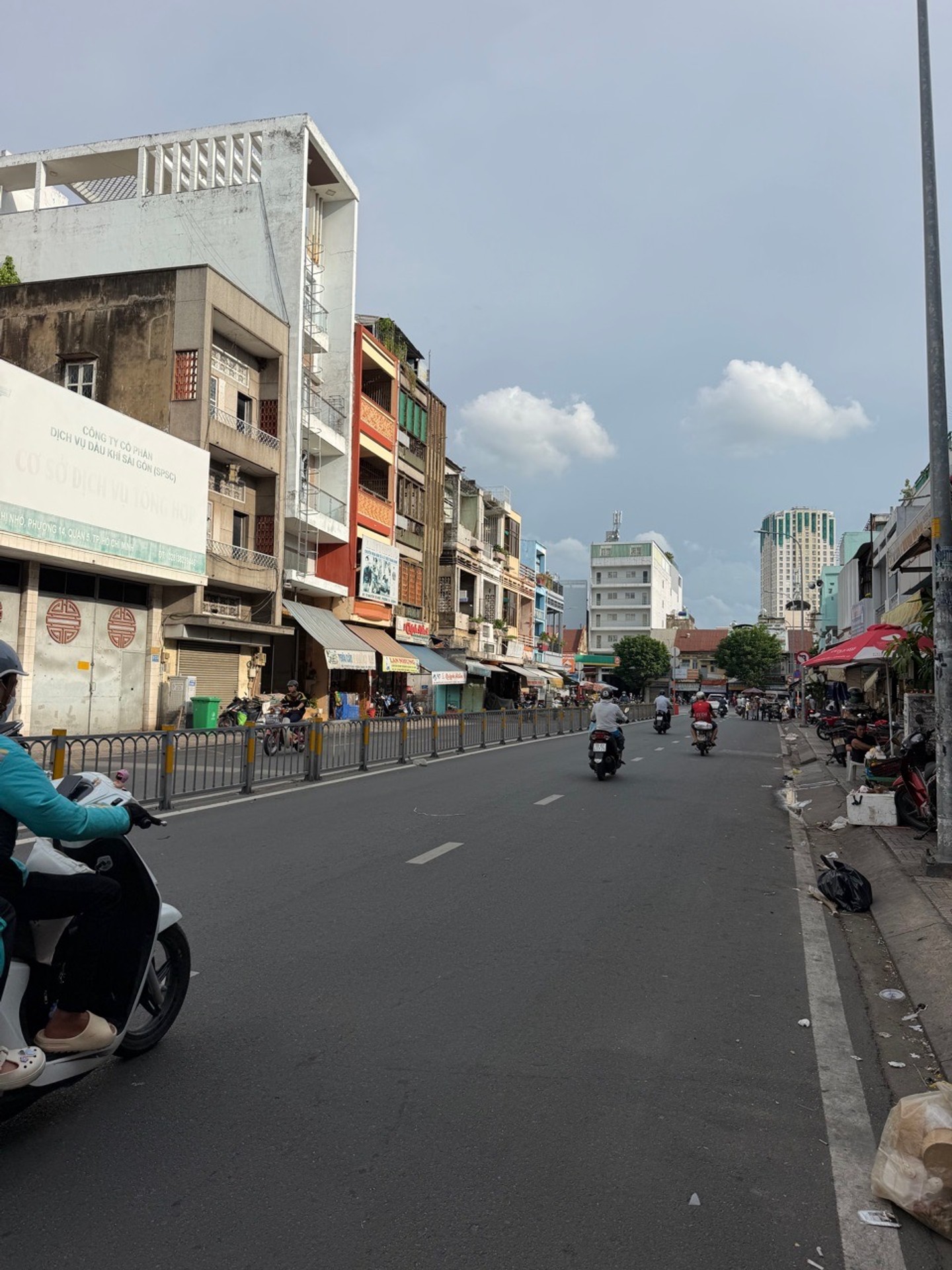 Bán nhà 4 tầng, 6 phòng ngủ, quận 6, giá 9.5 tỷ
