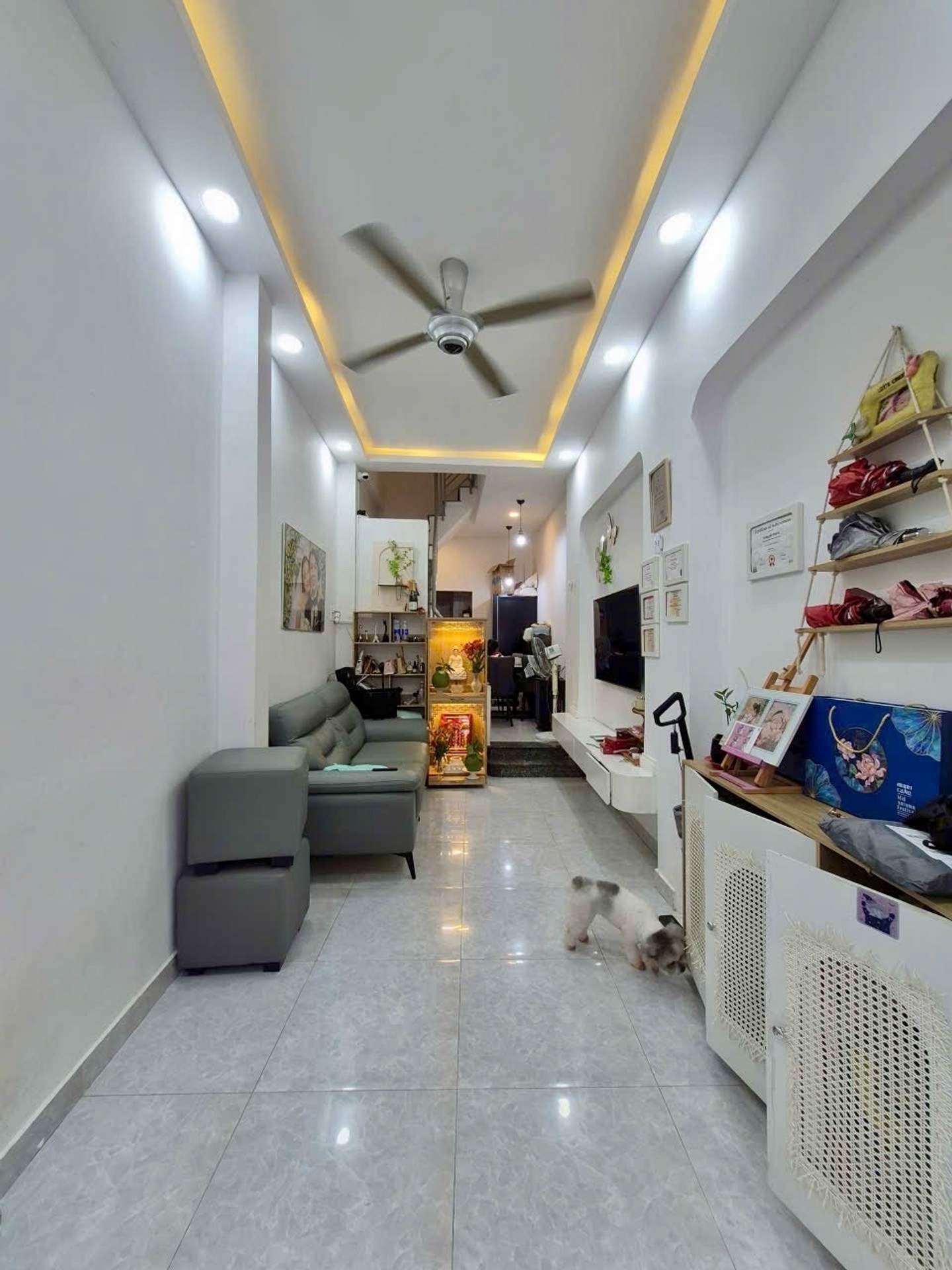 Bán nhà 4 tầng, giữ tiền tốt, thanh khoản cao vì ở vị trí trung tâm, chỉ nhỉnh 5 tỷ