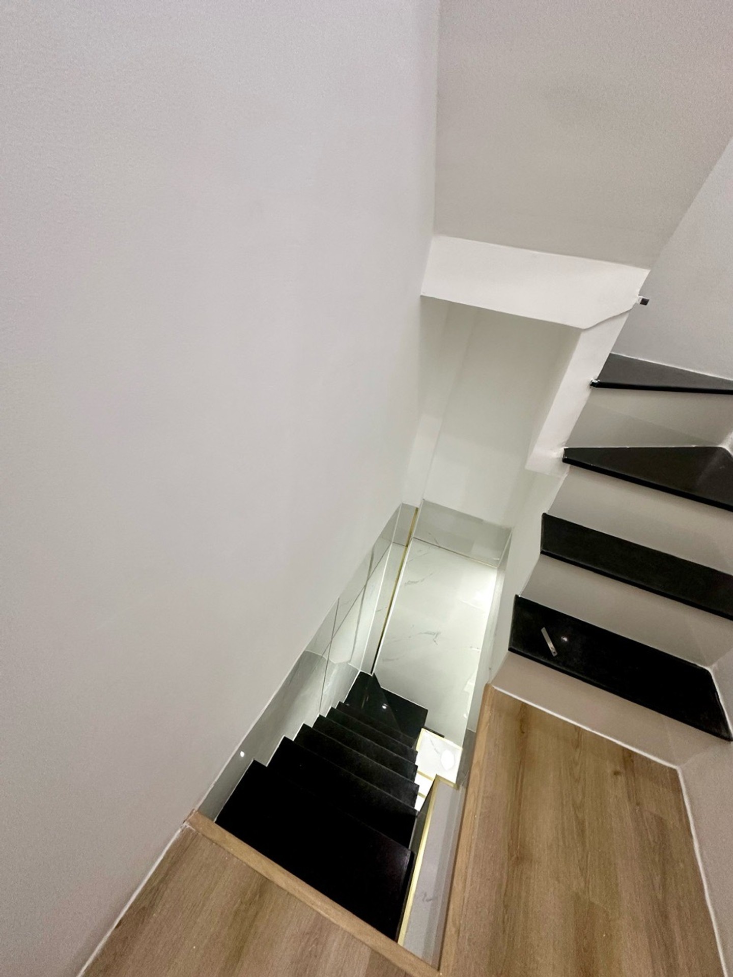 Nhà 2 tầng hẻm xe hơi Phú Thọ Hoà, Tân Phú, 17m2 giá 2.5 tỷ