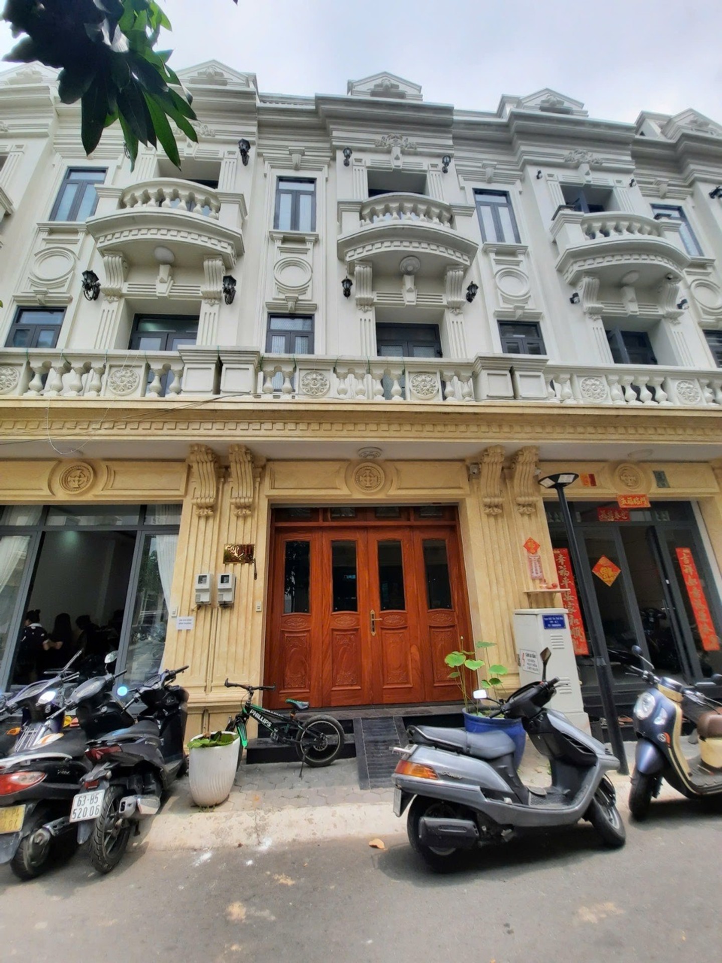 NGUYỄN VĂN YẾN- TÂN PHÚ- KHU NHÀ PHỐ LIỀN KỀ- FULL NỘI THẤT CAO CẤP- 4 X 16M- 4 TẦNG SÂN THƯỢNG-