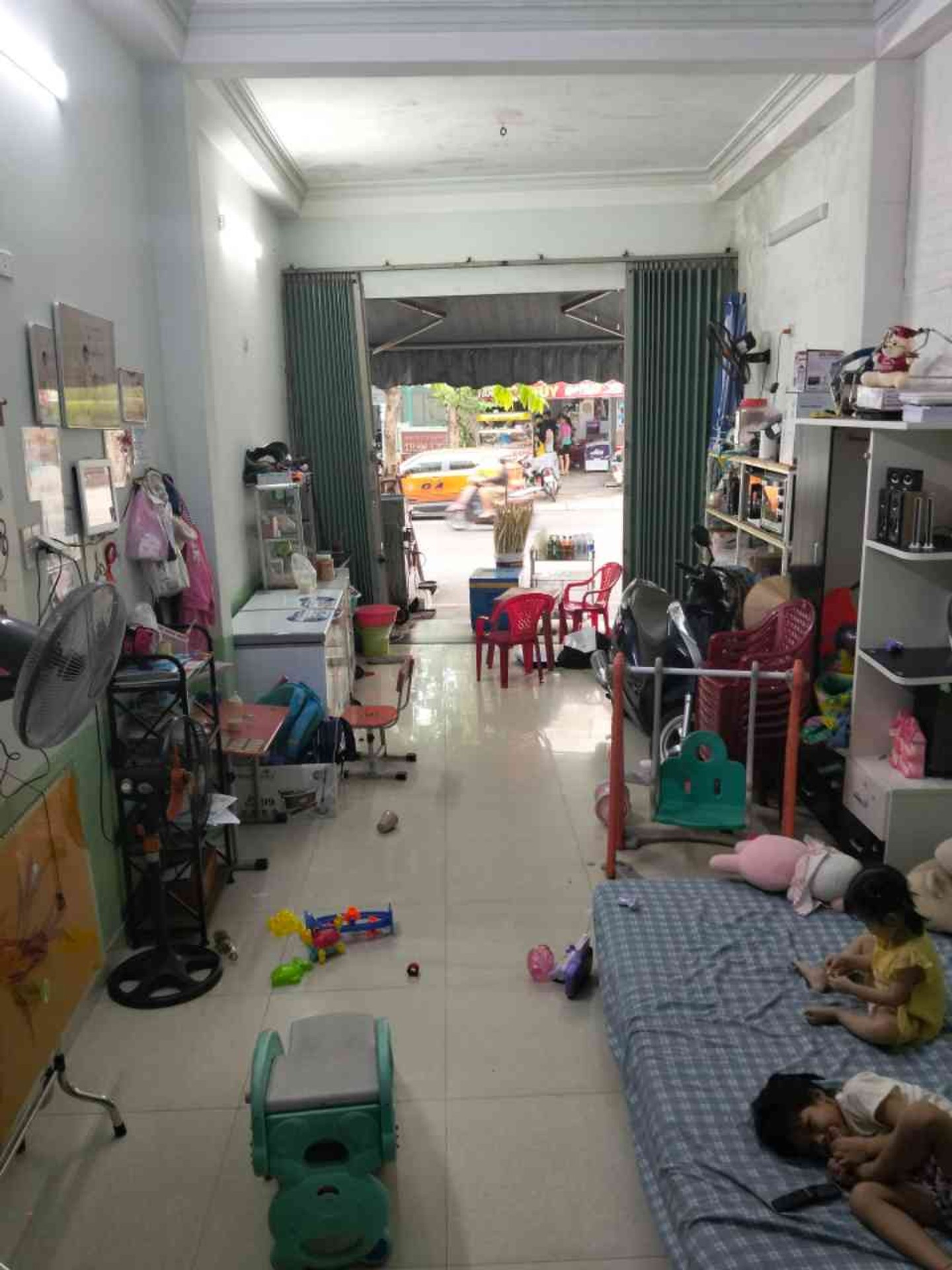 Bán nhà 2 tầng mặt phố Hòa Cường, Đà Nẵng, phù hợp kinh doanh