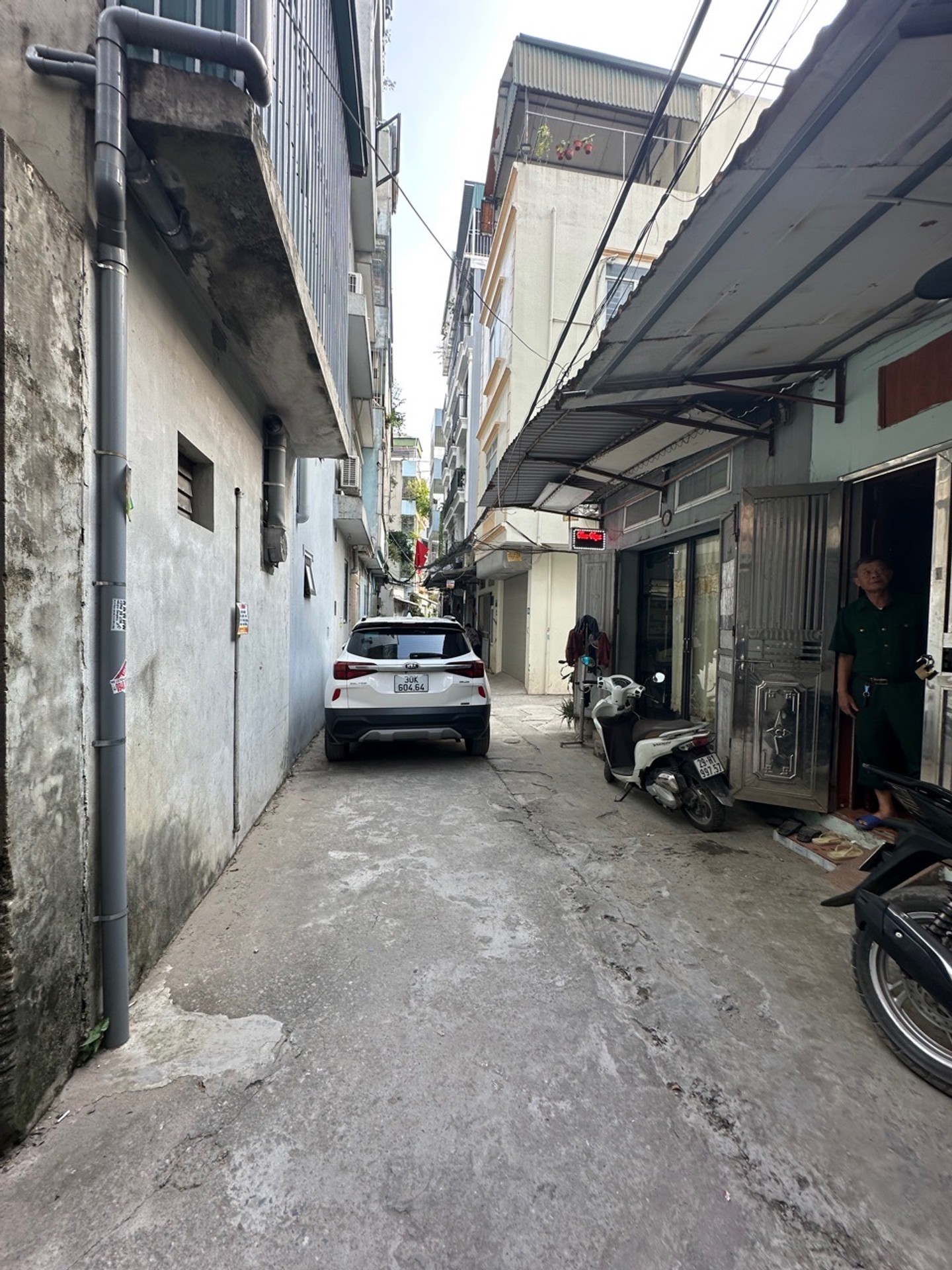 Bán nhà riêng 2 tầng diện tích 38m² tại Lĩnh Nam, ngõ ô tô, an ninh tốt