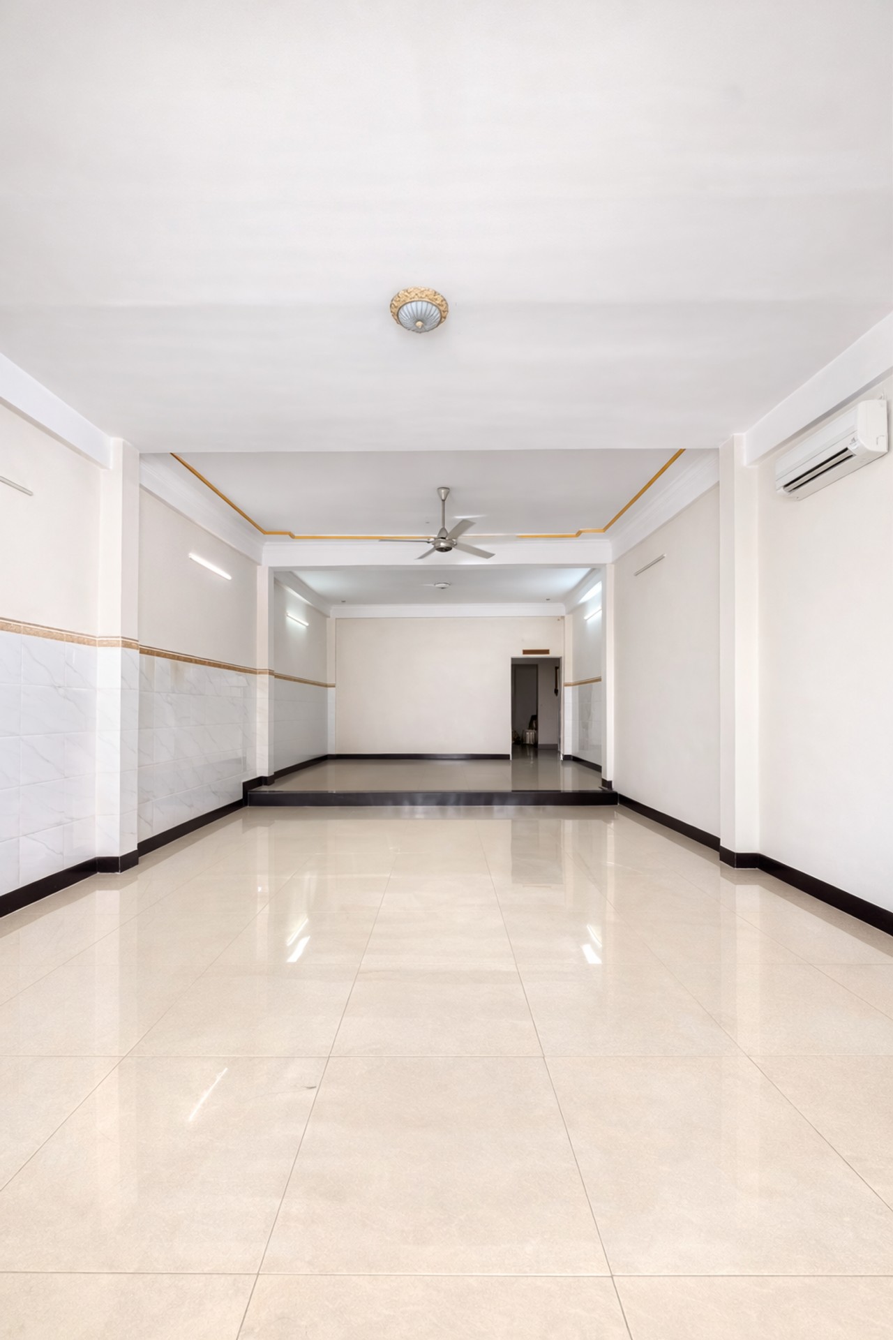 Nhà mặt phố sầm uất Bình Tân, cơ hội đầu tư vàng với 4 tầng rộng rãi