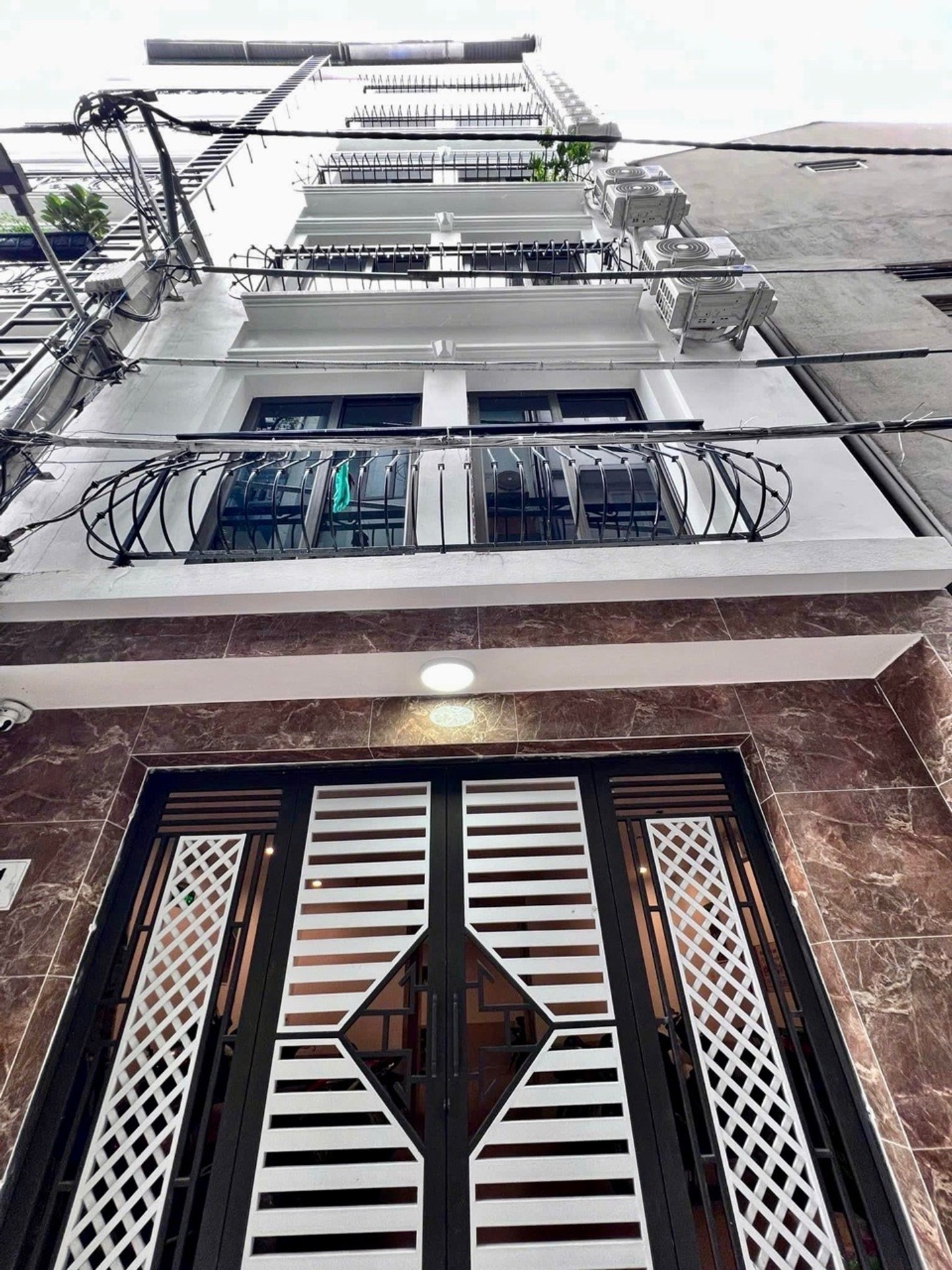 Tòa nhà căn hộ dịch vụ 7 tầng với dòng thu nhập ổn định tại khu vực Xuân Đỉnh
