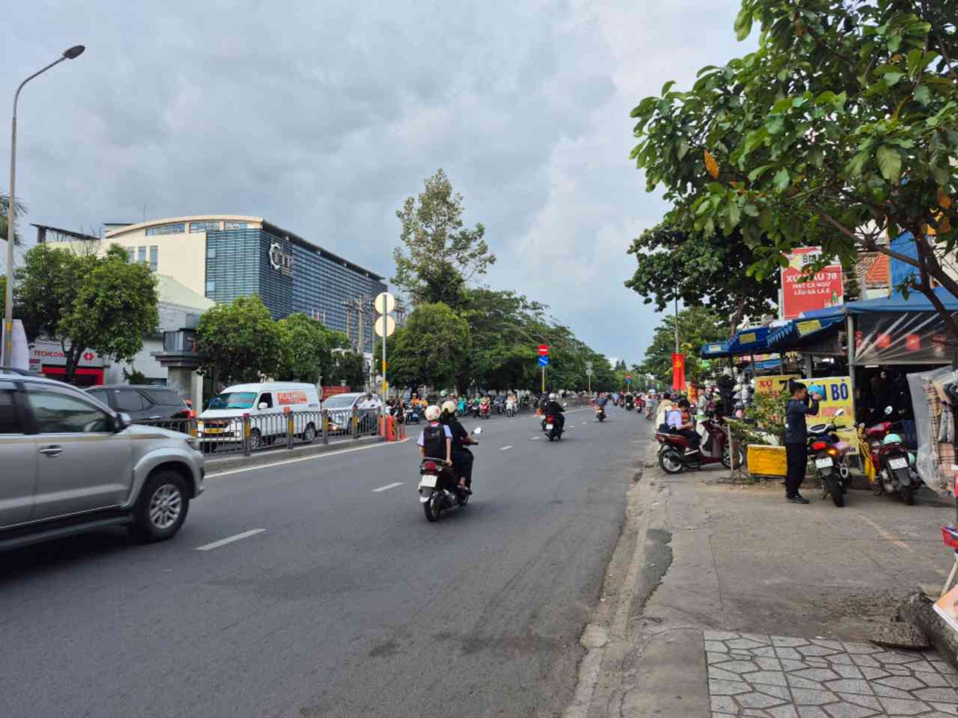 Bán nhà mặt phố Tây Thạnh, 3 tầng, 100m2, thu nhập 28,5 triệu/tháng