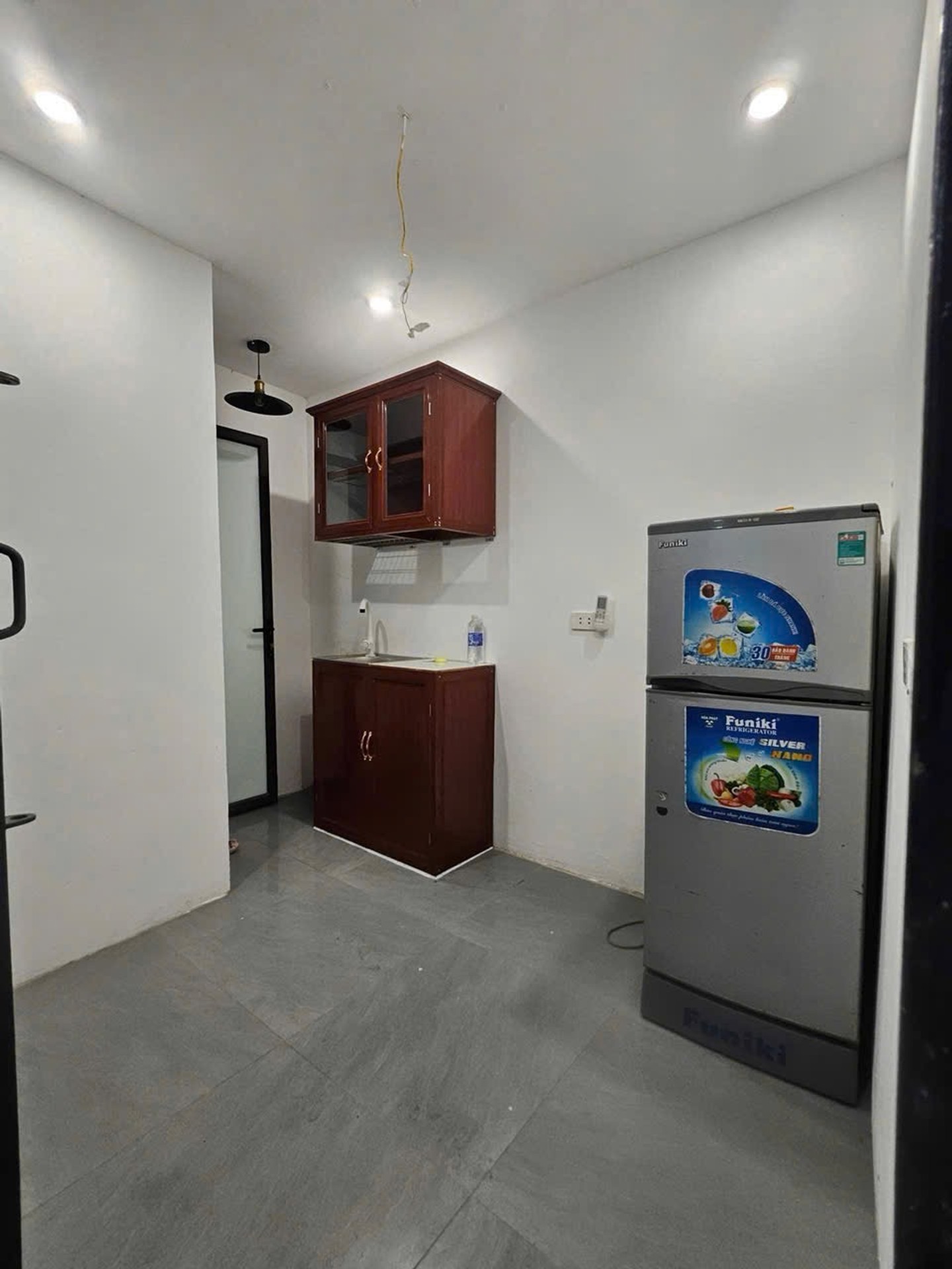 Bán nhà riêng 4 tầng tại Đống Đa, gần phố Tôn Đức Thắng, diện tích 15m², một nhà ra ngõ thông ô tô.