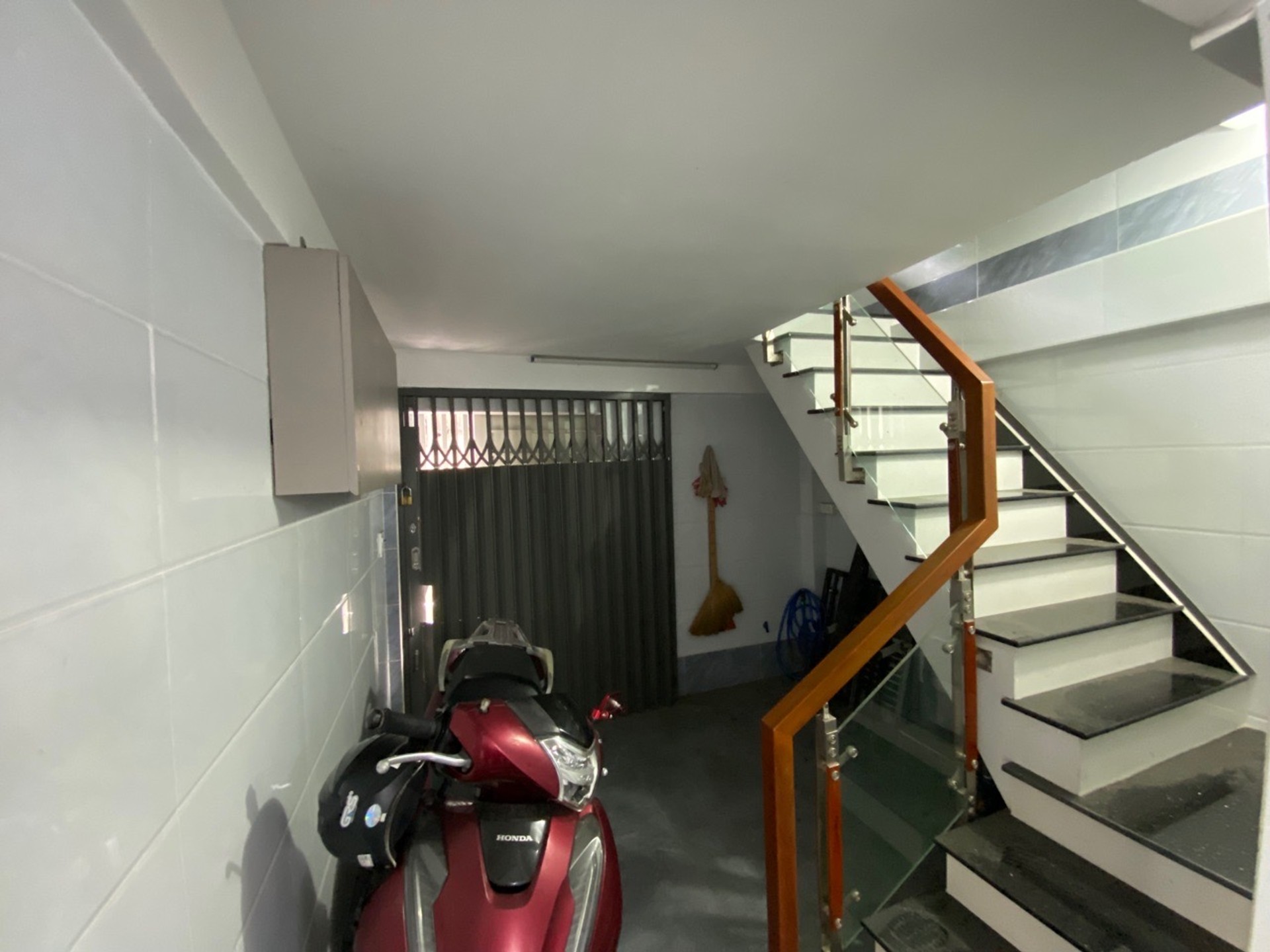 Nhà mặt phố sang trọng tại phường Vườn Lài, quận 10