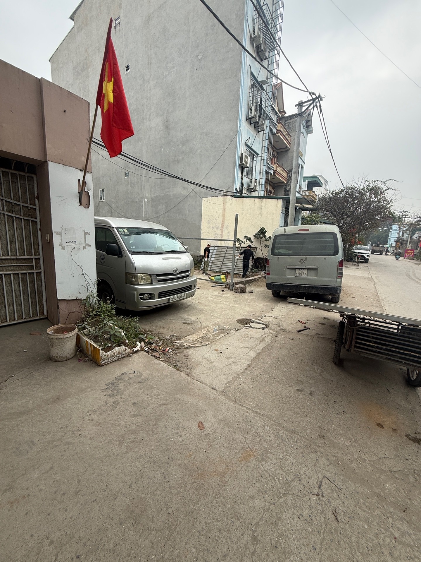 106m2TRỤC KINH DOANH SẦM UẤT - KCN THĂNG LONG ,TRƯỜNG HỌC ,CHỢ , BỆNH VIỆN KỀ BÊN -KIM CHUNG
