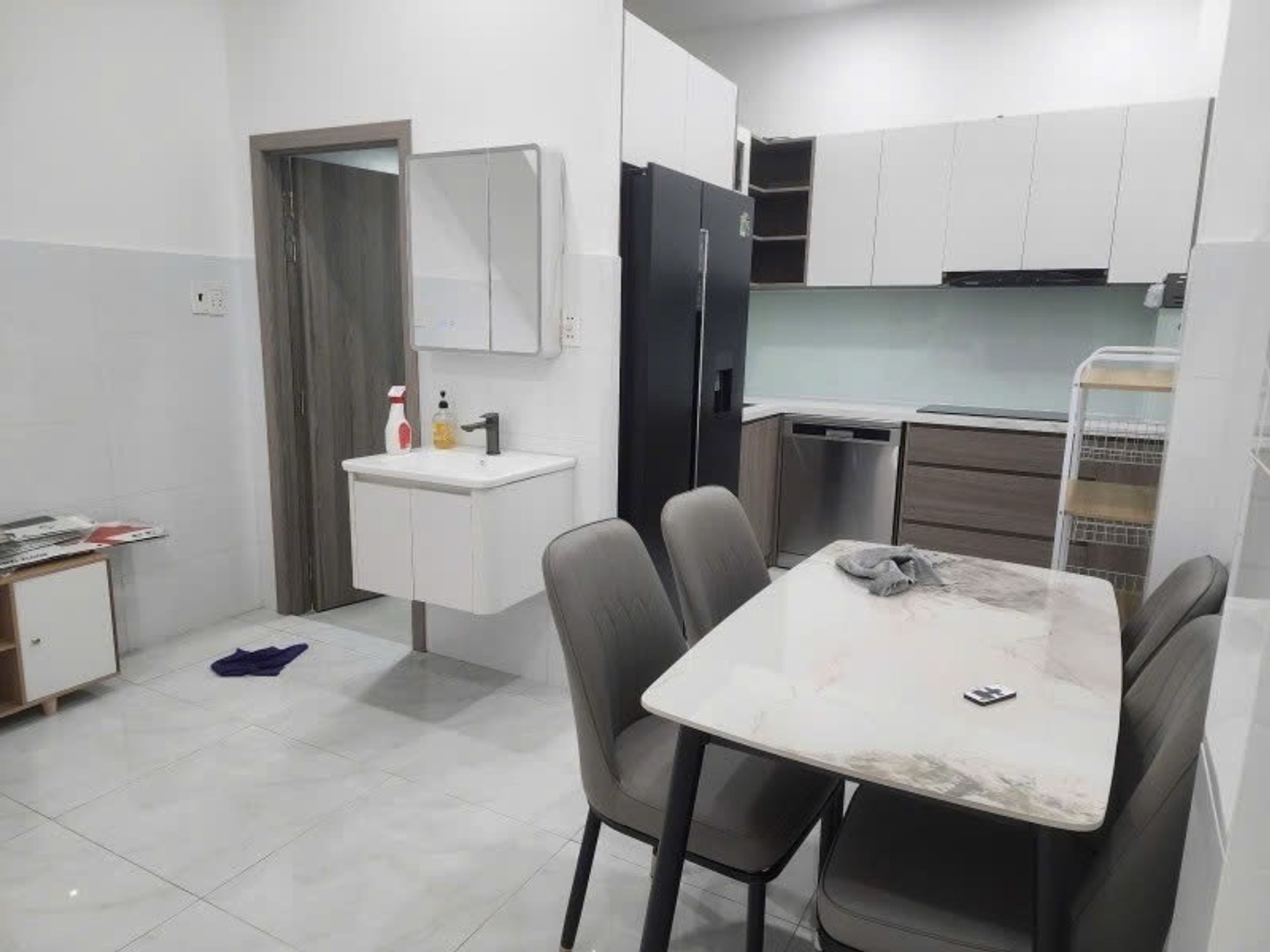Nhà Phố Đẳng Cấp Với Không Gian Sống Riêng Tư Tại Phước Long A