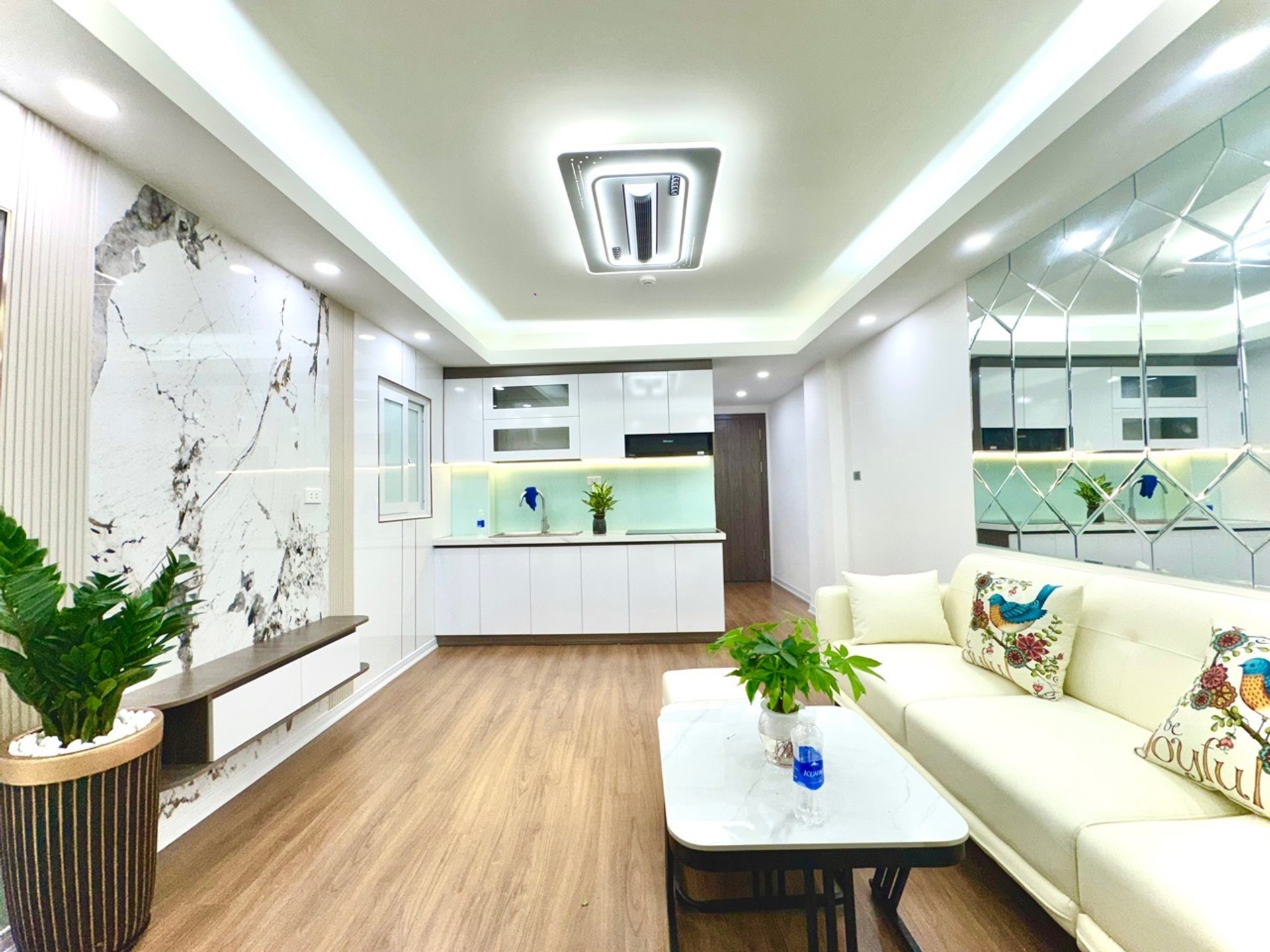 Bán căn hộ 2 phòng ngủ tại Thụy Khuê, gần Hồ Tây, diện tích 46m2