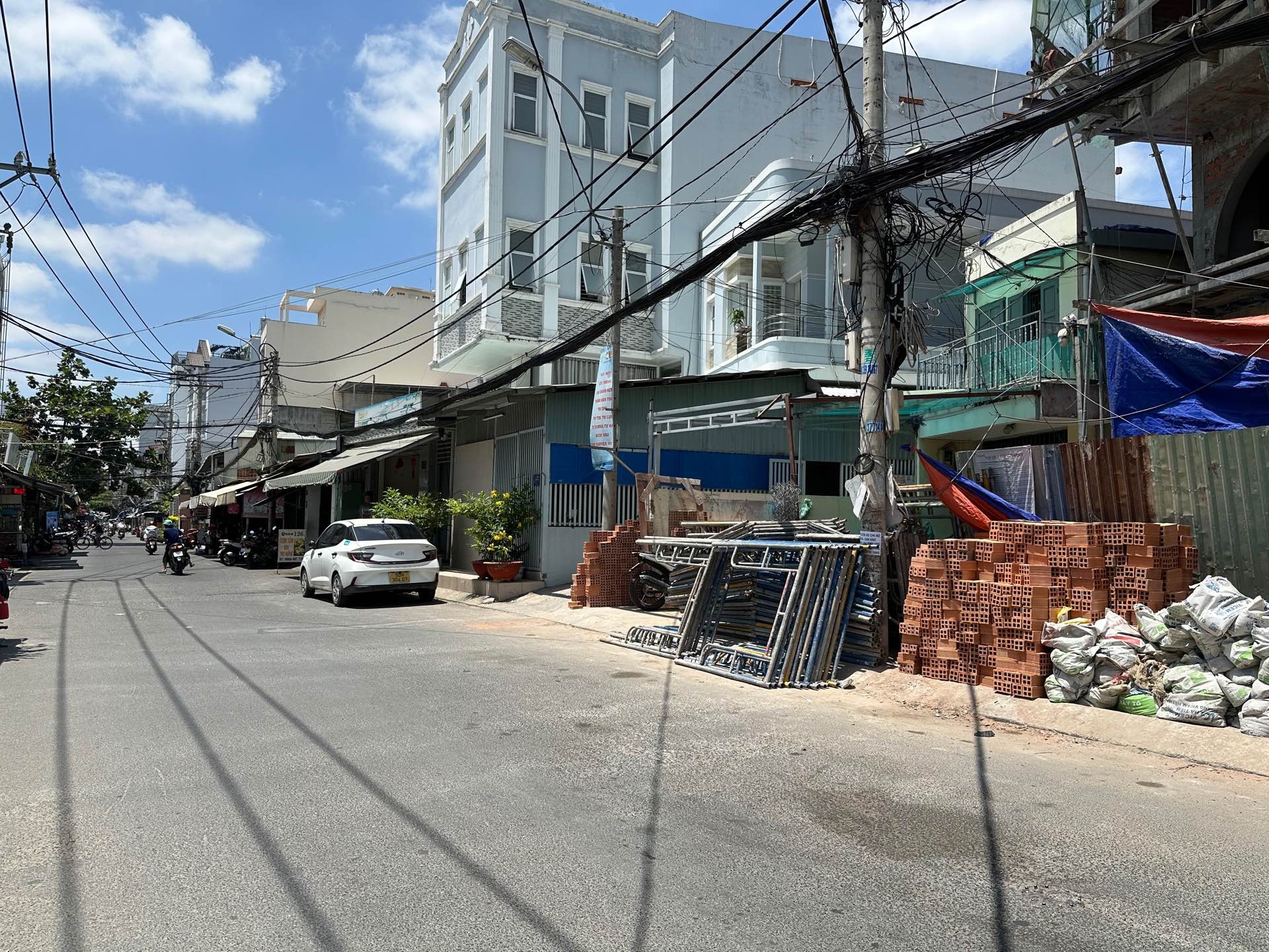 Bán Dãy Trọ sát ĐH Marketing Quận 7_ diện tích 236m2 _ Doanh thu ổn định