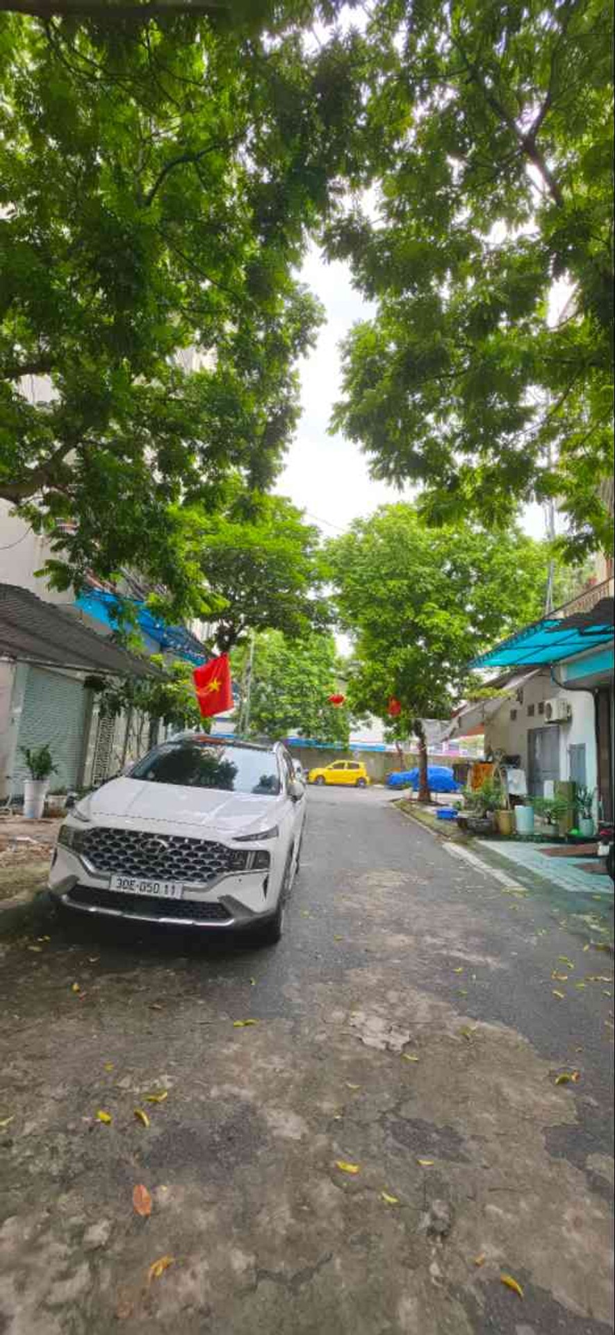 Cần bán gấp nhà 7 tầng thang máy tại khu vực sầm uất giáp Aeon Mall