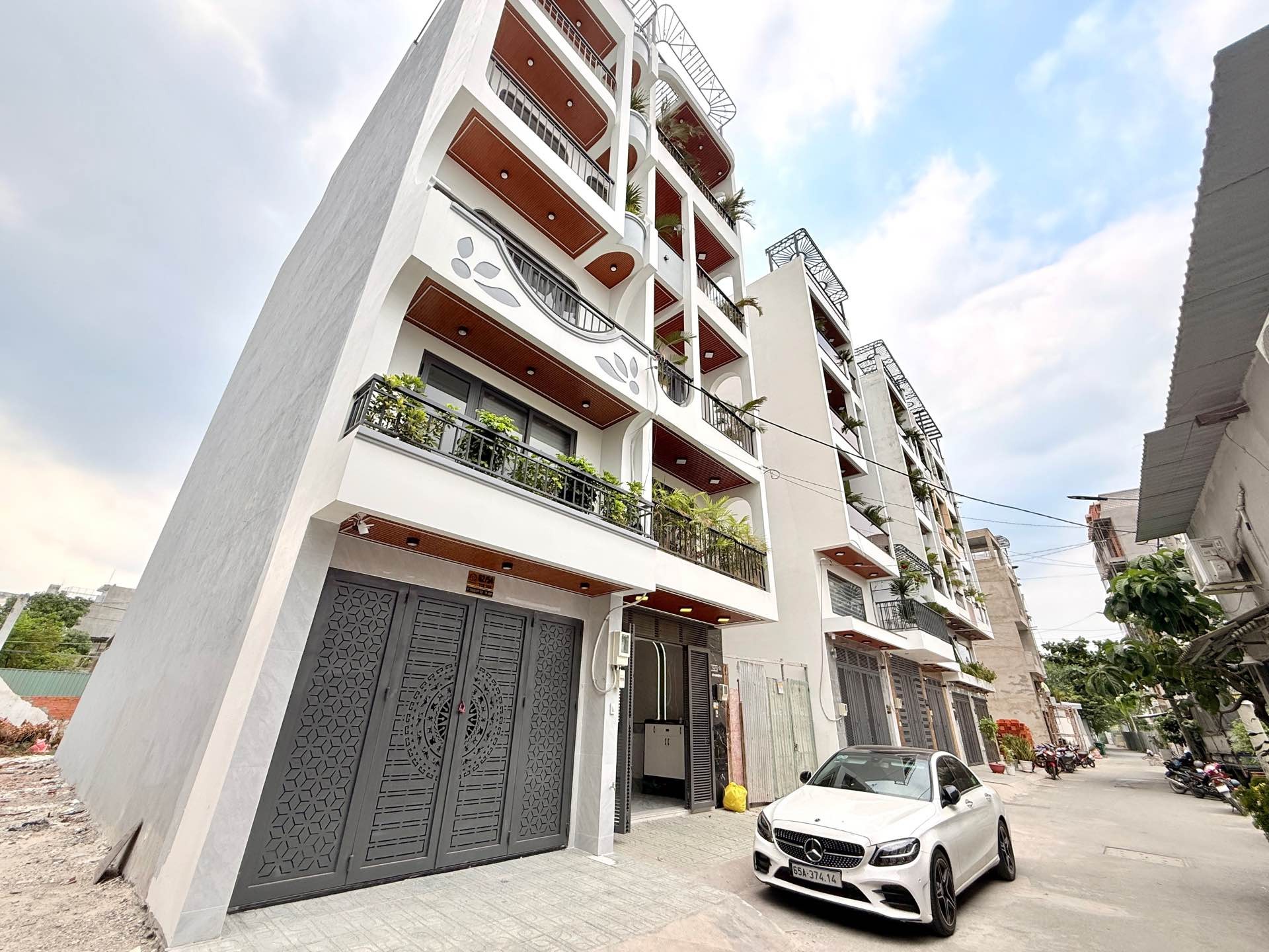 🔥🔥 GIÁ MỚI 8,5 TỶ TL! 🔥🔥
🏡 KHU PHÂN LÔ ĐỒNG BỘ – NHÀ 5 TẦNG – FULL NỘI THẤT XỊN