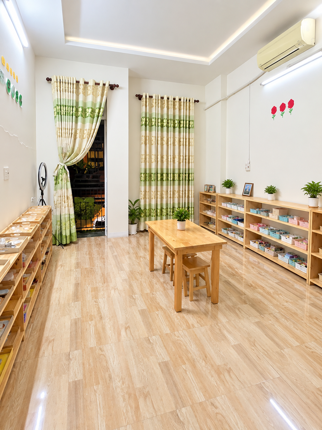 Cơ hội hiếm có sở hữu nhà 3 tầng đẹp tại Phường Phú Định, giá cực tốt