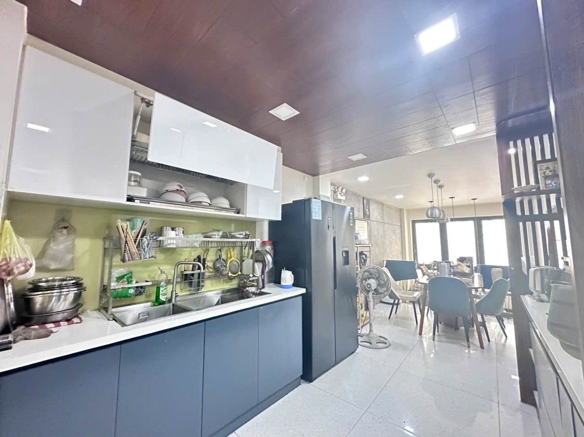 Nhà 5 tầng chuẩn BTCT, hẻm xe hơi sát Quận 1, giá tốt Quận 8