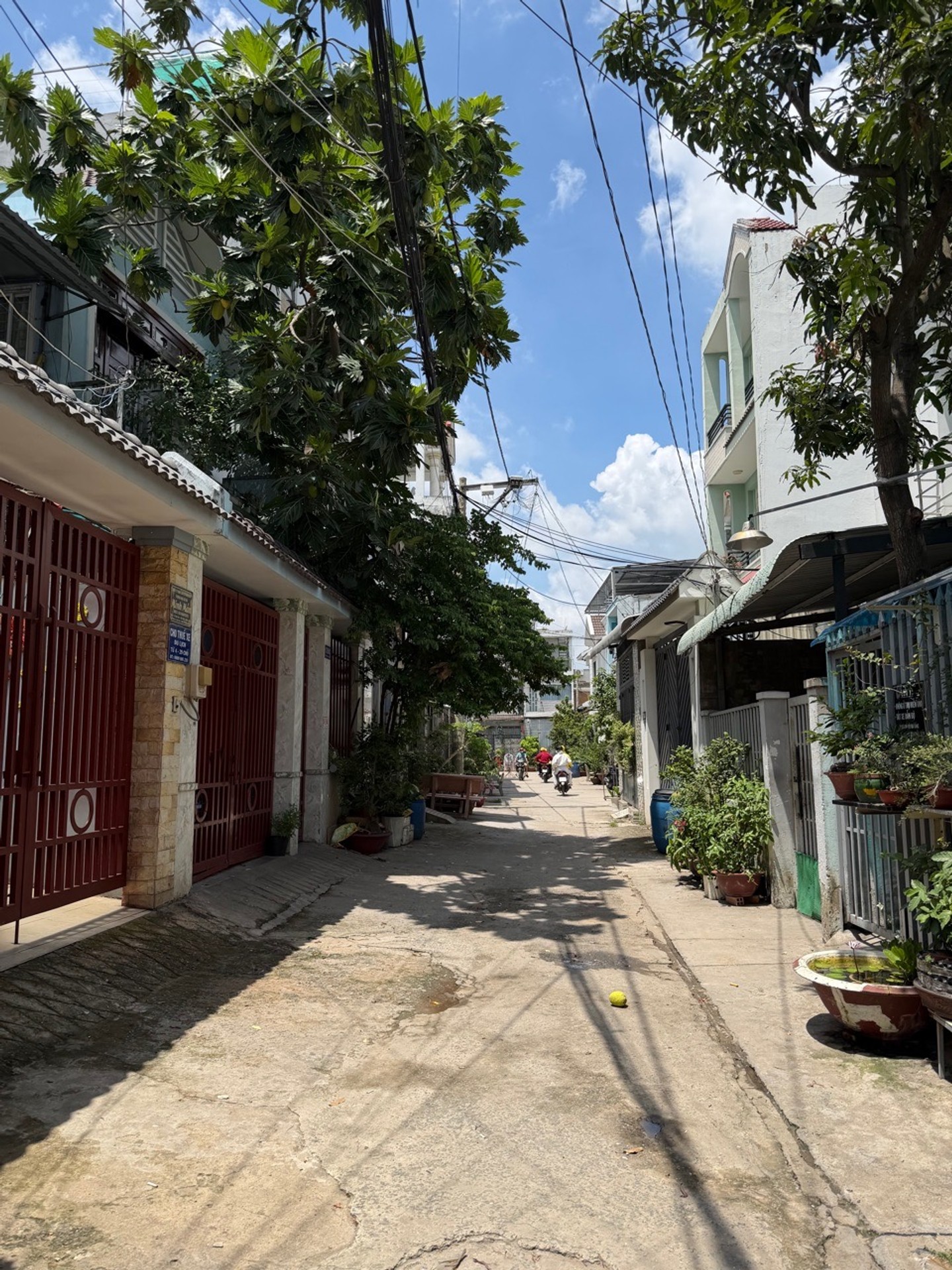 Nhà C4 lô góc 3 mặt hẻm ôtô, diện tích gần 60m2 Bình Tân giảm giá