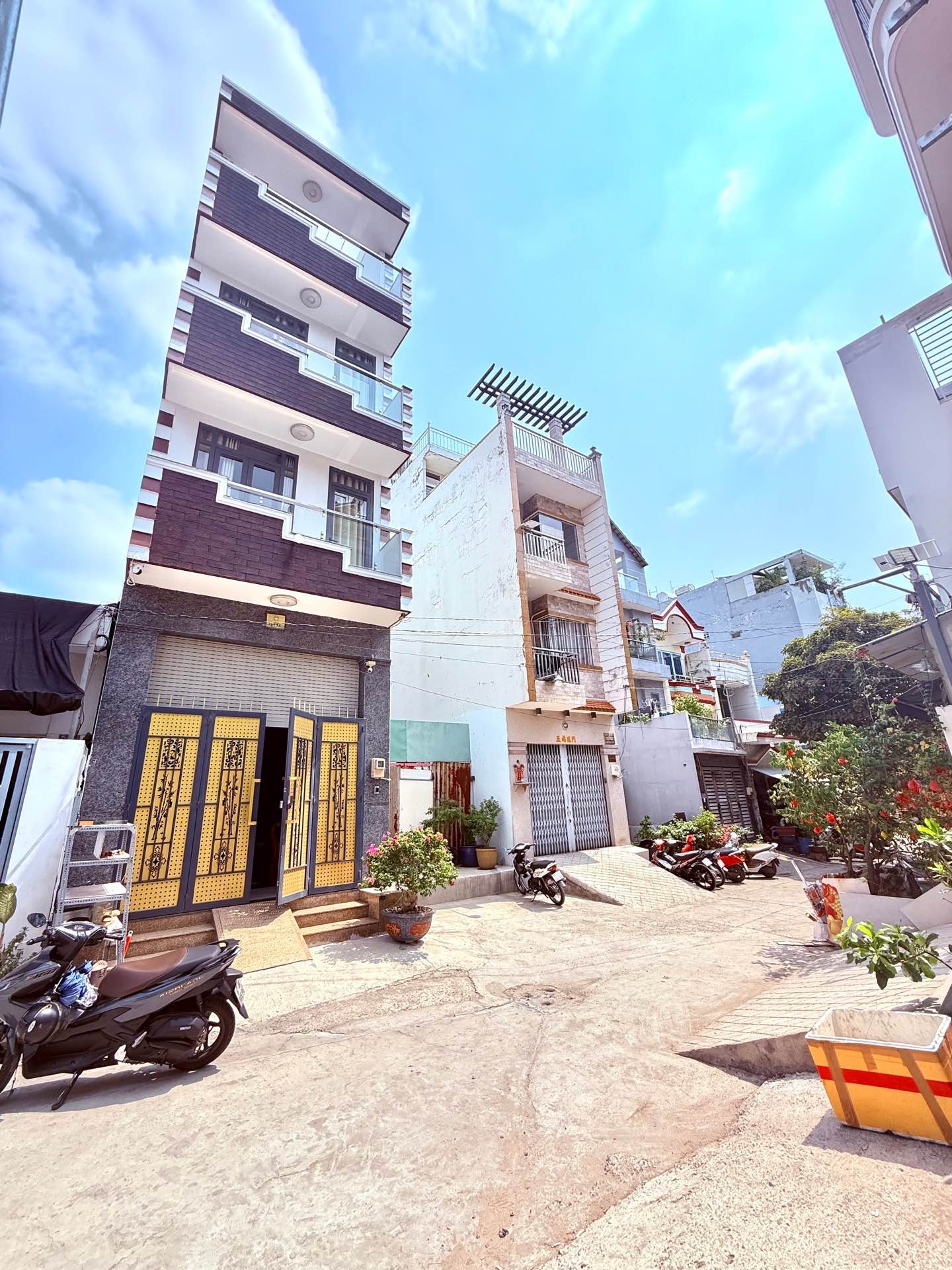 Bán nhà riêng 64m² An Dương Vương giáp Quận 6, 4 tầng, hẻm xe hơi rộng