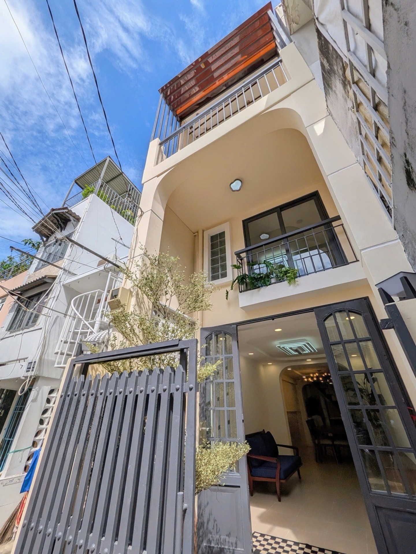 Bán nhà mới có gu gần mặt tiền đường Phan Đăng Lưu - vị trí đẹp nhà đẹp giá còn thương lượng mạnh