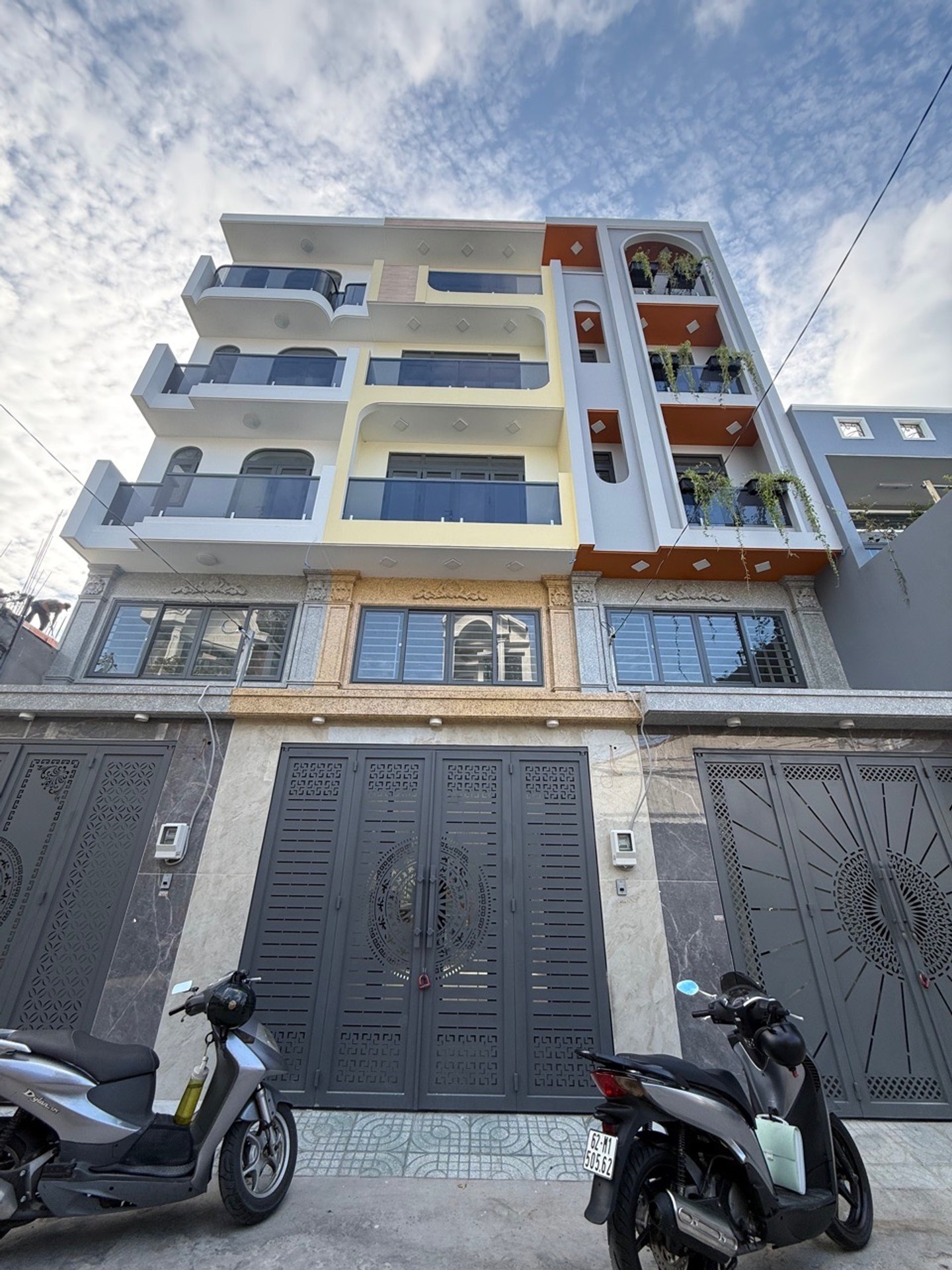 Nhà 5 tầng 50m2 tại Bình Tân, hẻm xe hơi, giá 8,5 tỷ
