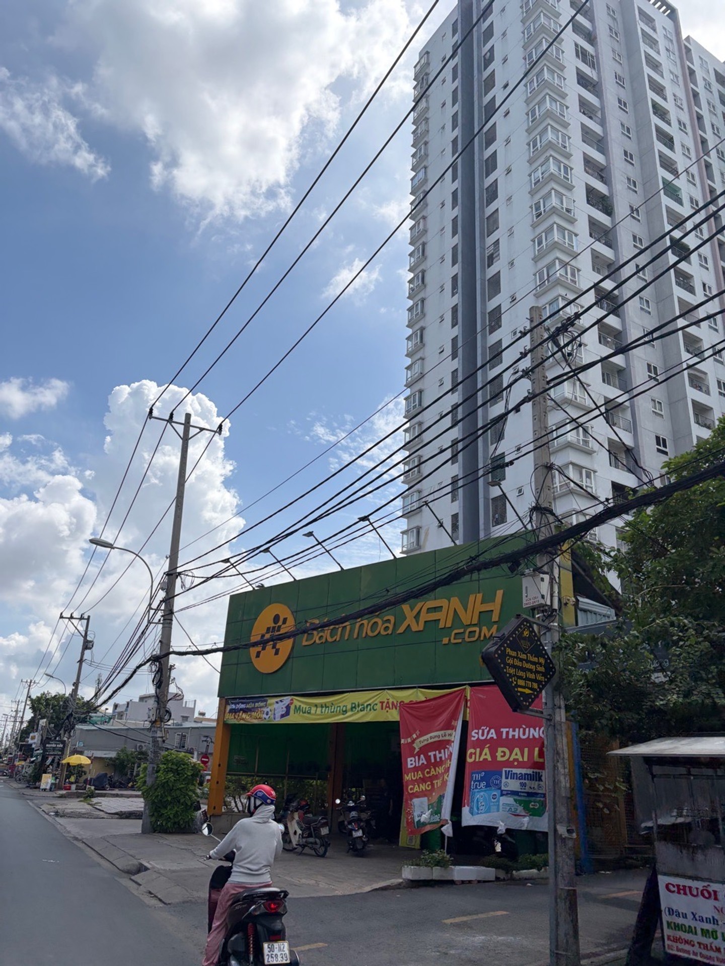 Bất động sản mặt phố An Lạc đẳng cấp với quỹ đất rộng và dòng tiền ổn định