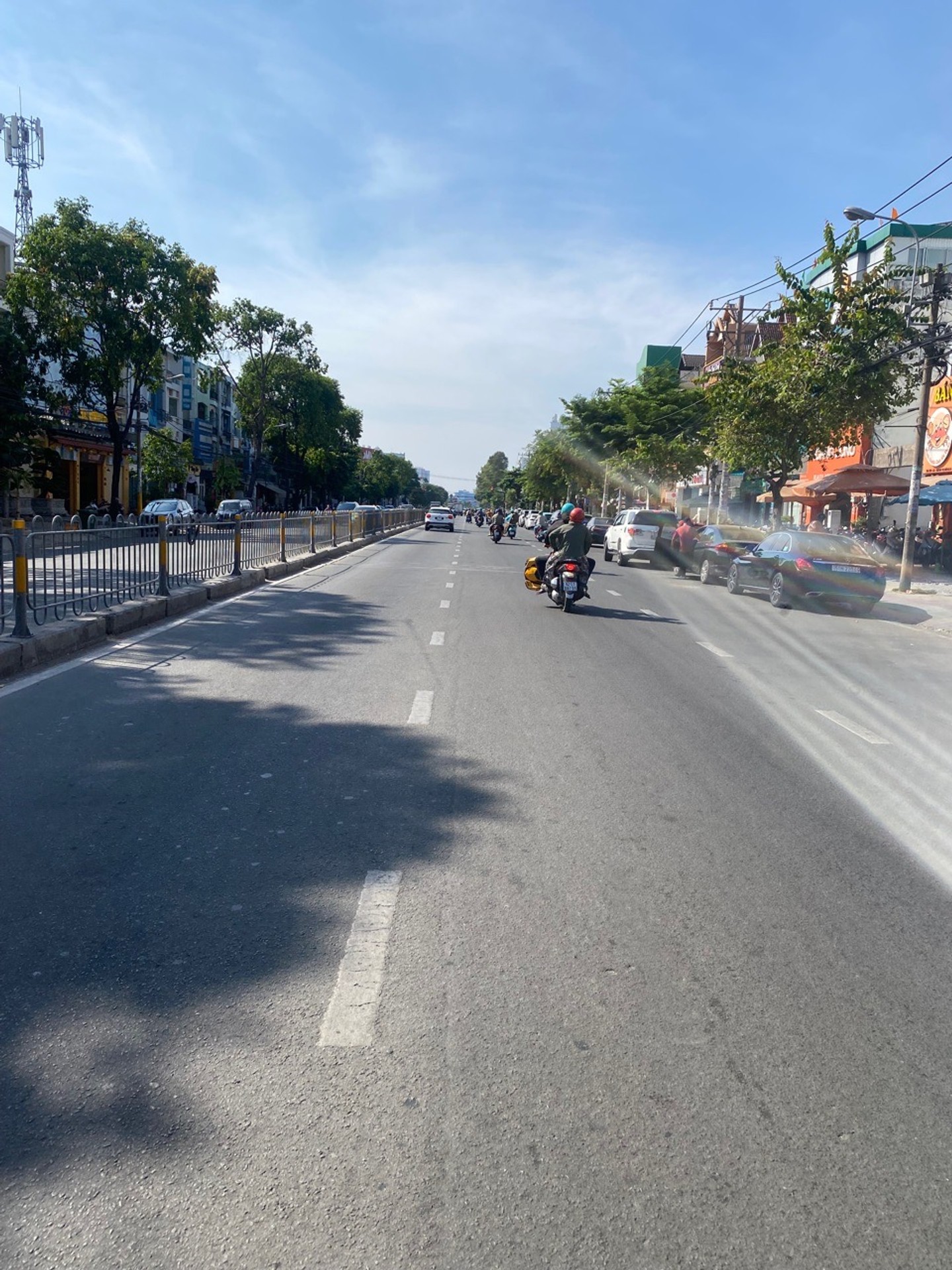 Nhà mặt phố Tên Lửa - Vị trí vàng, kinh doanh cực đỉnh