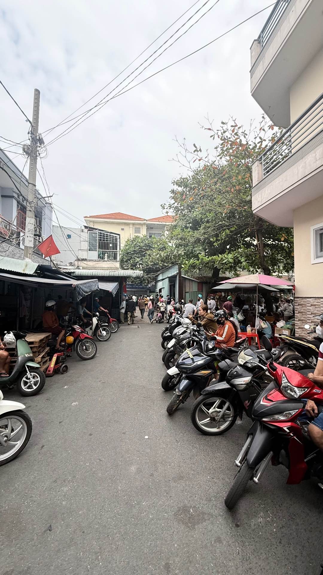 Bán nhà riêng 53m² 2 tầng hướng Nam, giá 5.9 tỷ tại Bình Tân