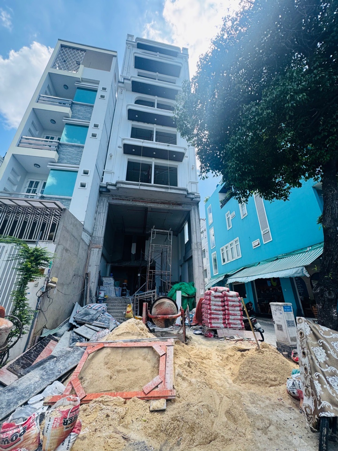🏠TOÀ NHÀ MỚI ĐẸP 9 TẦNG - CĂN GÓC 2 MẶT TIỀN -VỈA HÈ - KINH DOANH ĐỈNH - NGUỒN TIỀN KD 160TR/ THÁN