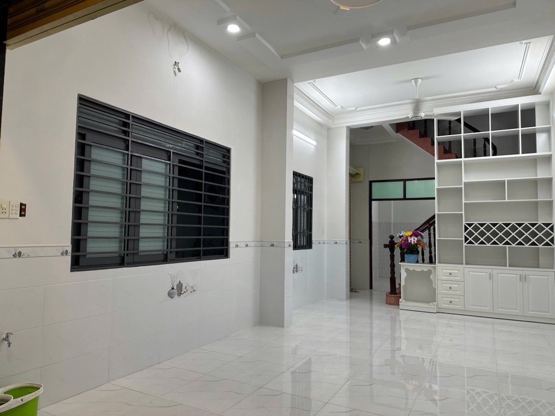 Bán nhà mặt phố quận 6, 4 phòng ngủ, 3 toilet, giảm 400 triệu