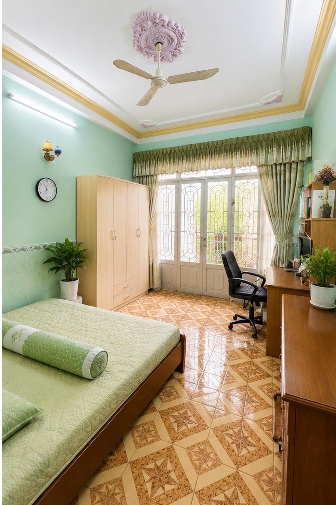 Bán nhà mặt phố 4 tầng diện tích 55m², giá 12 tỷ tại Tân Phú