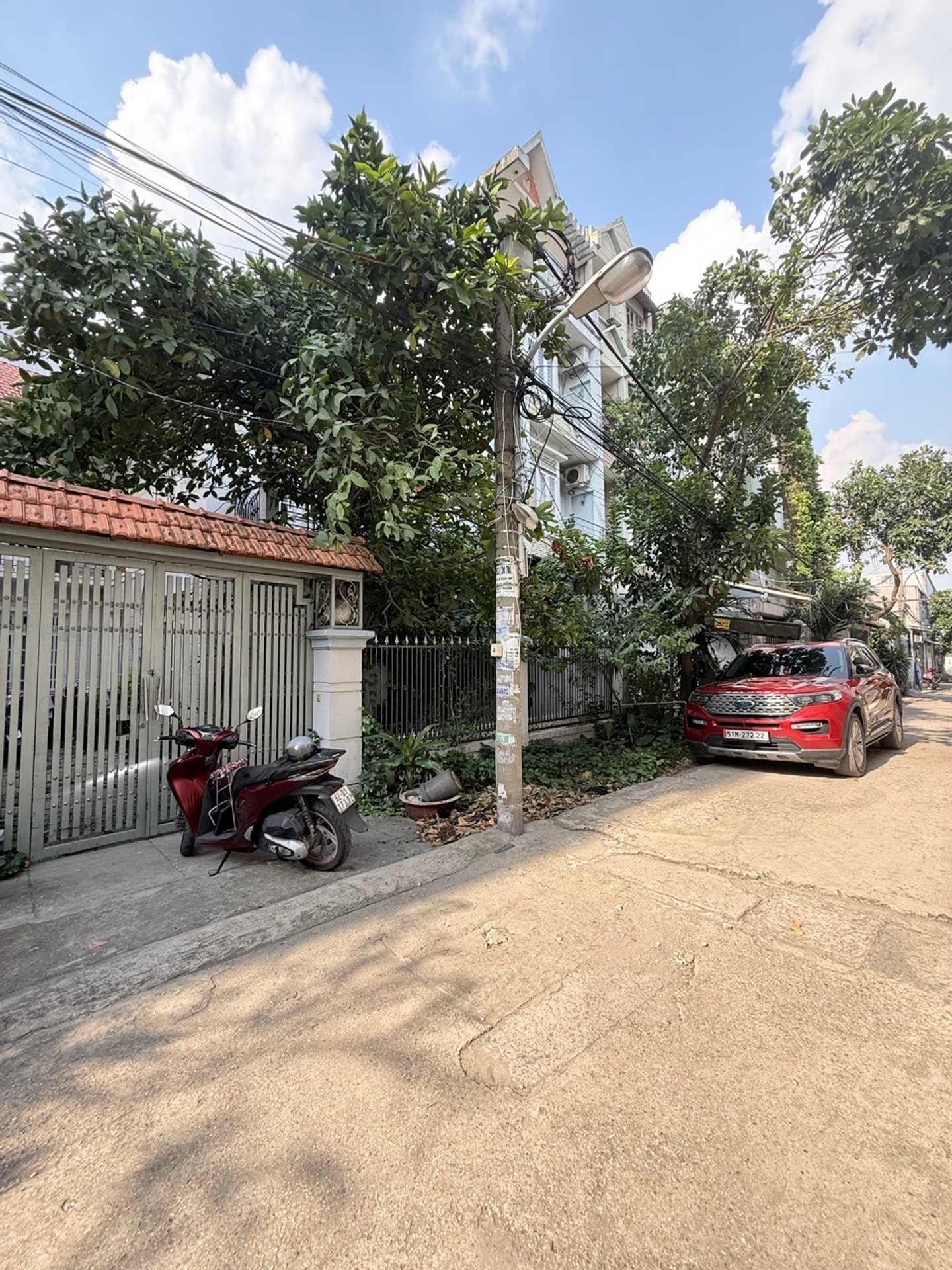 Bán Biệt thự ven sông nhà 2 tầng diện tích 191m2 đường TRẦN BÁ GIAO