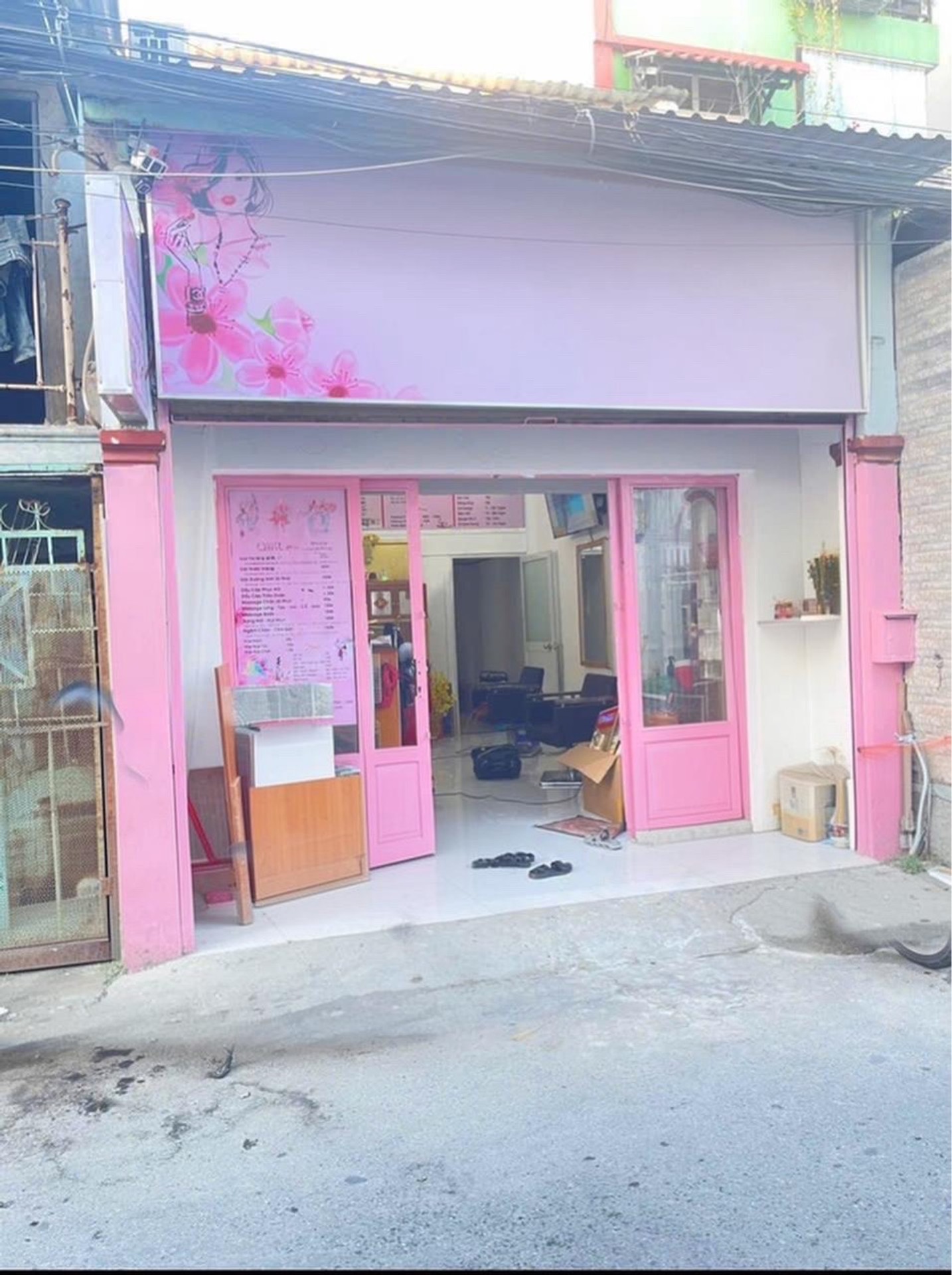 Bán nhà mặt phố 2 tầng gần Vạn Phúc City, diện tích 61.5m², vị trí kinh doanh lý tưởng