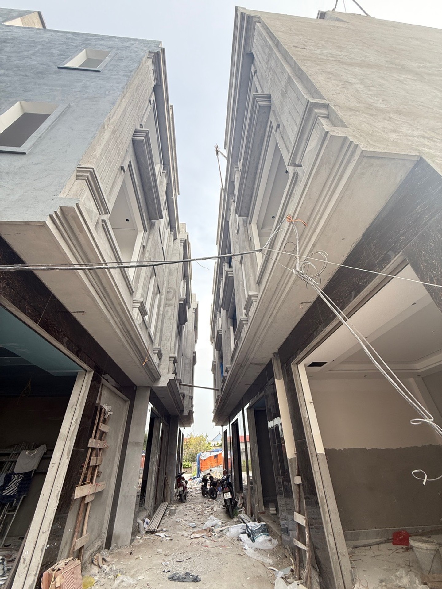 🏡 SIÊU PHẨM BÁN NHÀ – SAU NHÀ MẶT ĐƯỜNG HÀNG TỔNG 🏡
